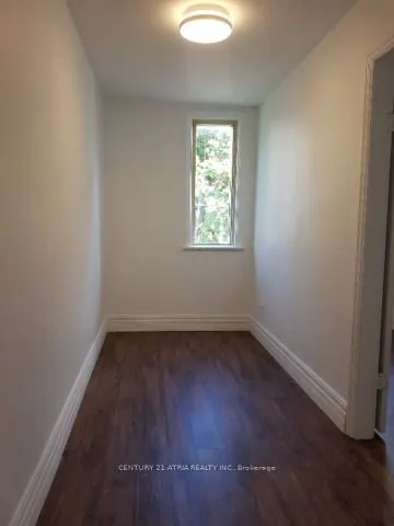 6 Boothroyd Avenue