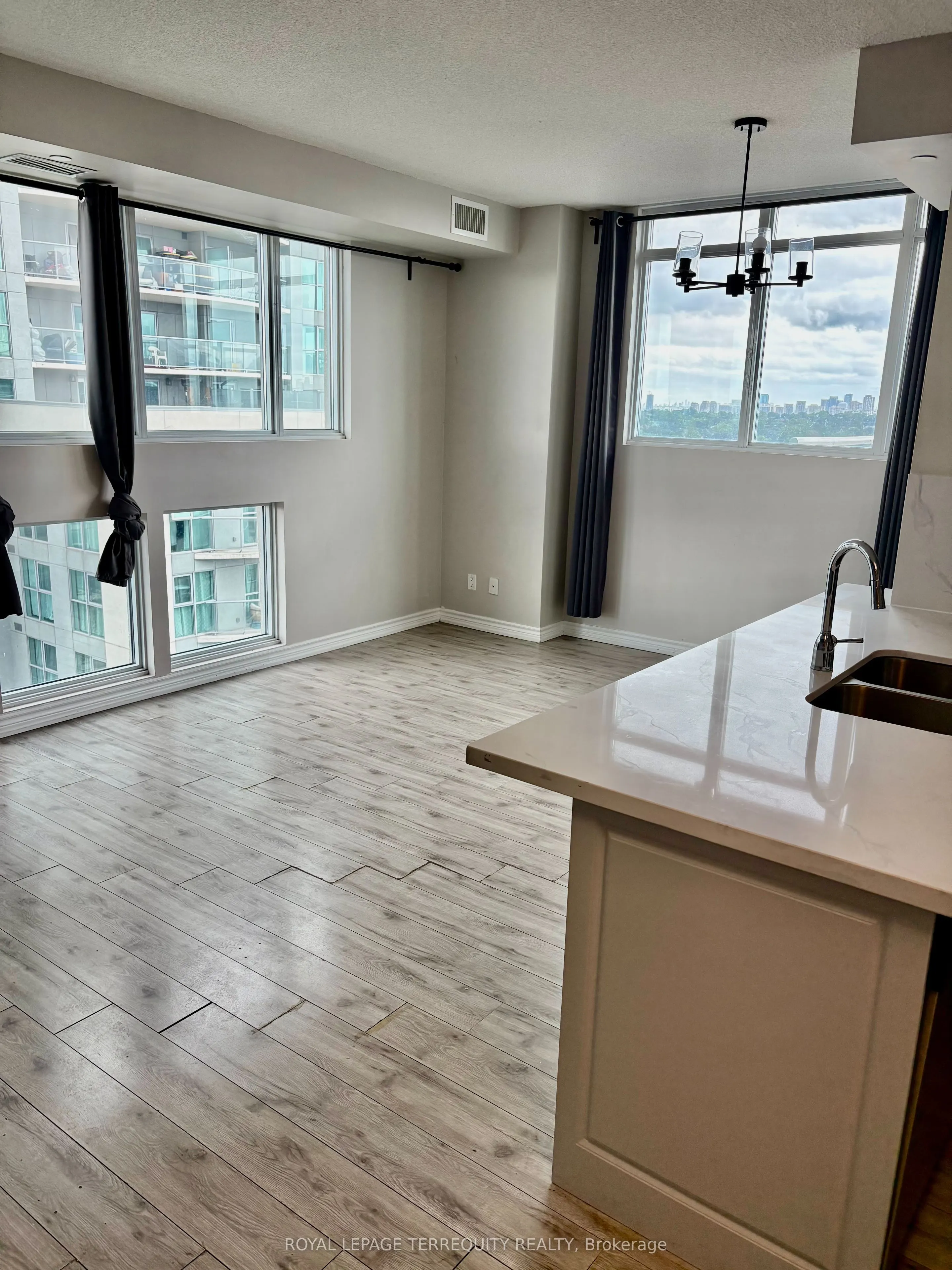 1328 Birchmount Road, #1002