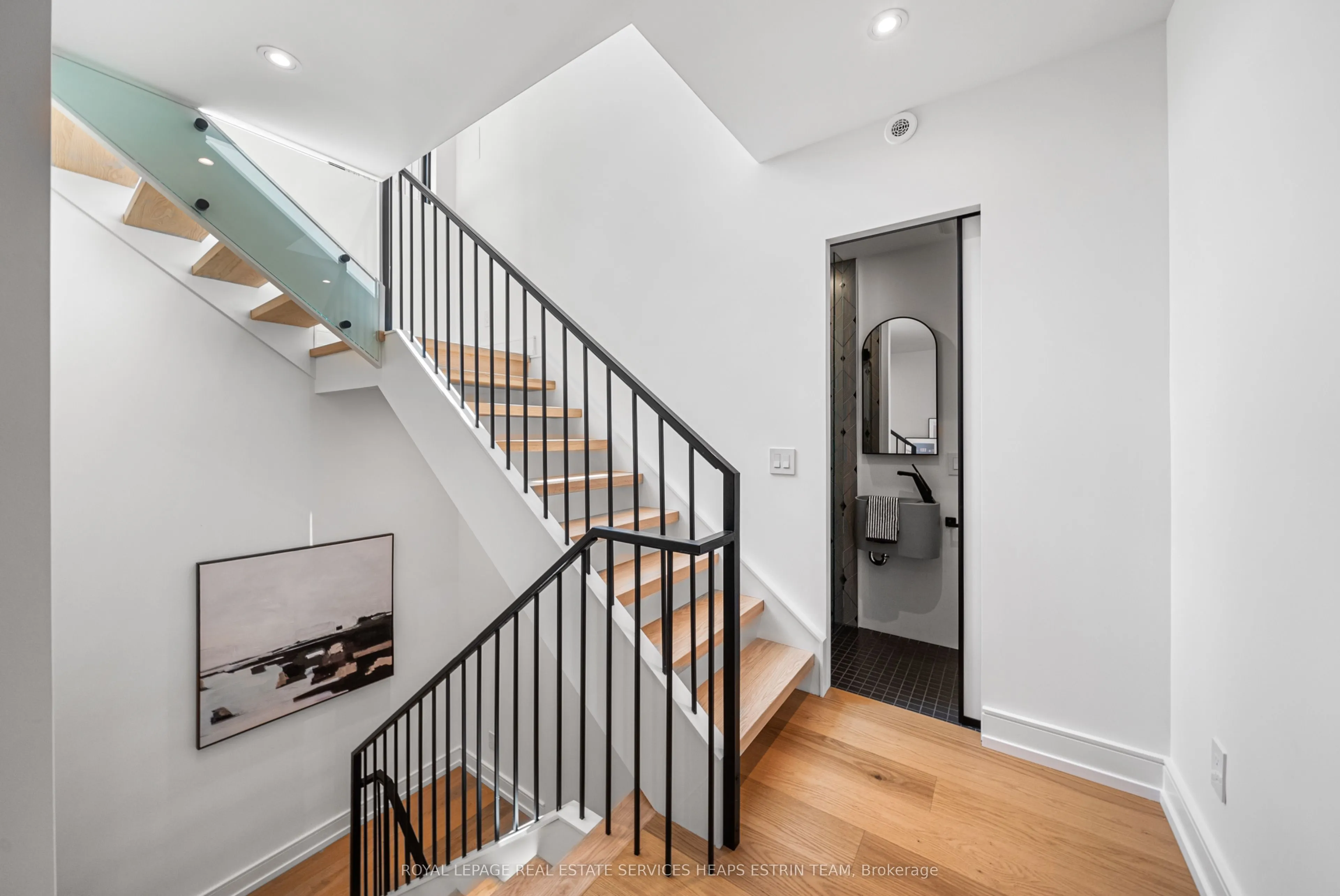 17 Myrtle Avenue