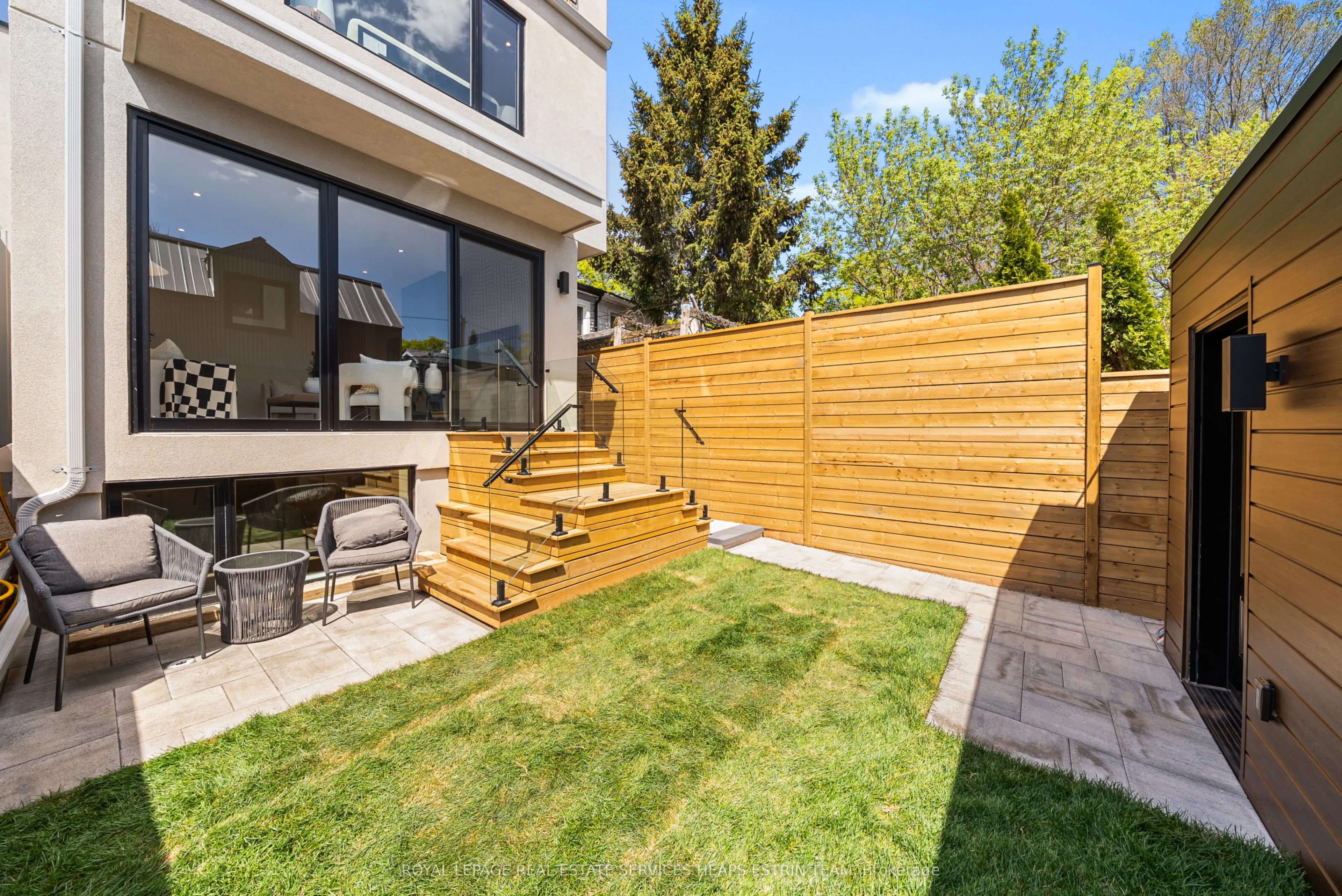 17 Myrtle Avenue
