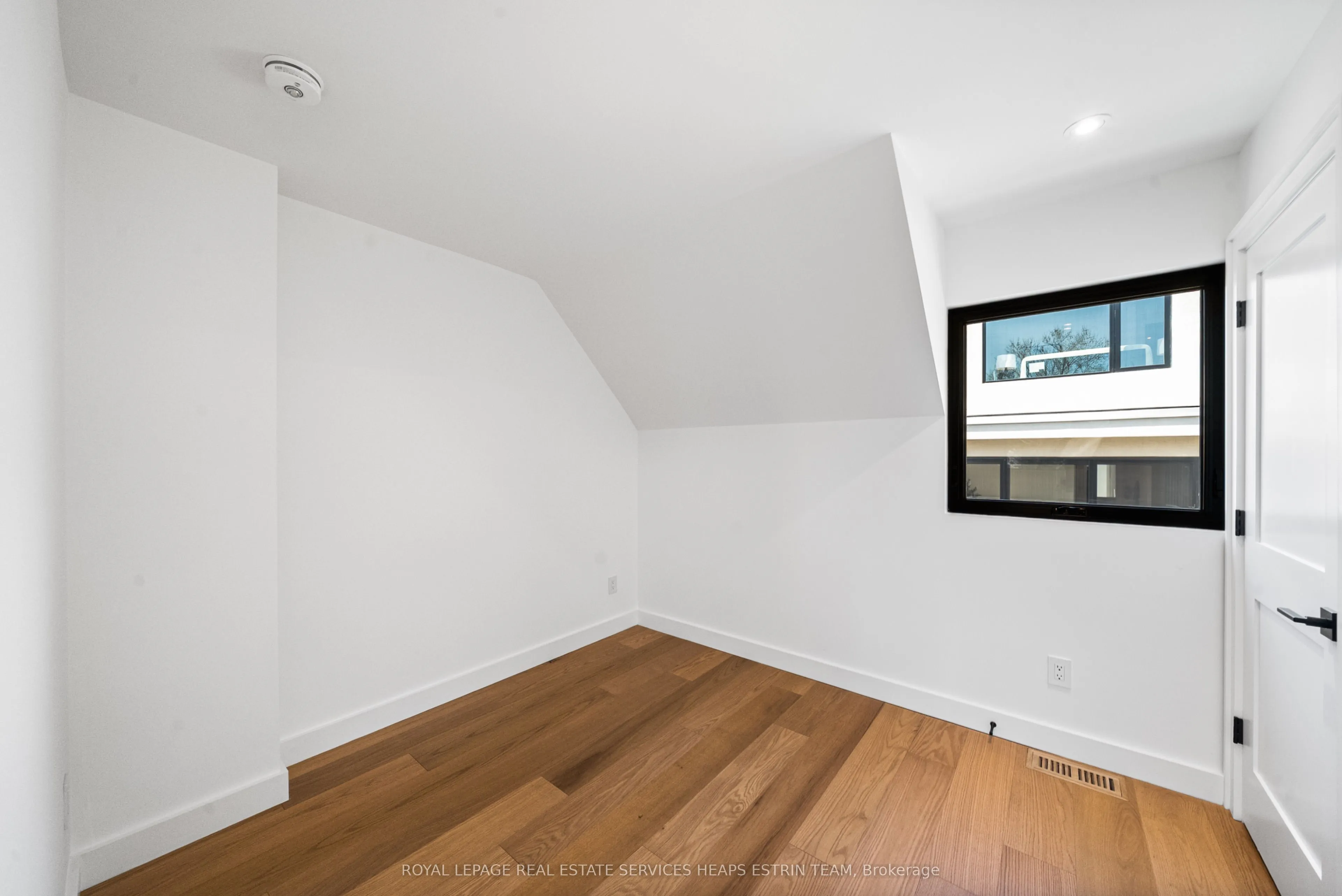 17 Myrtle Avenue