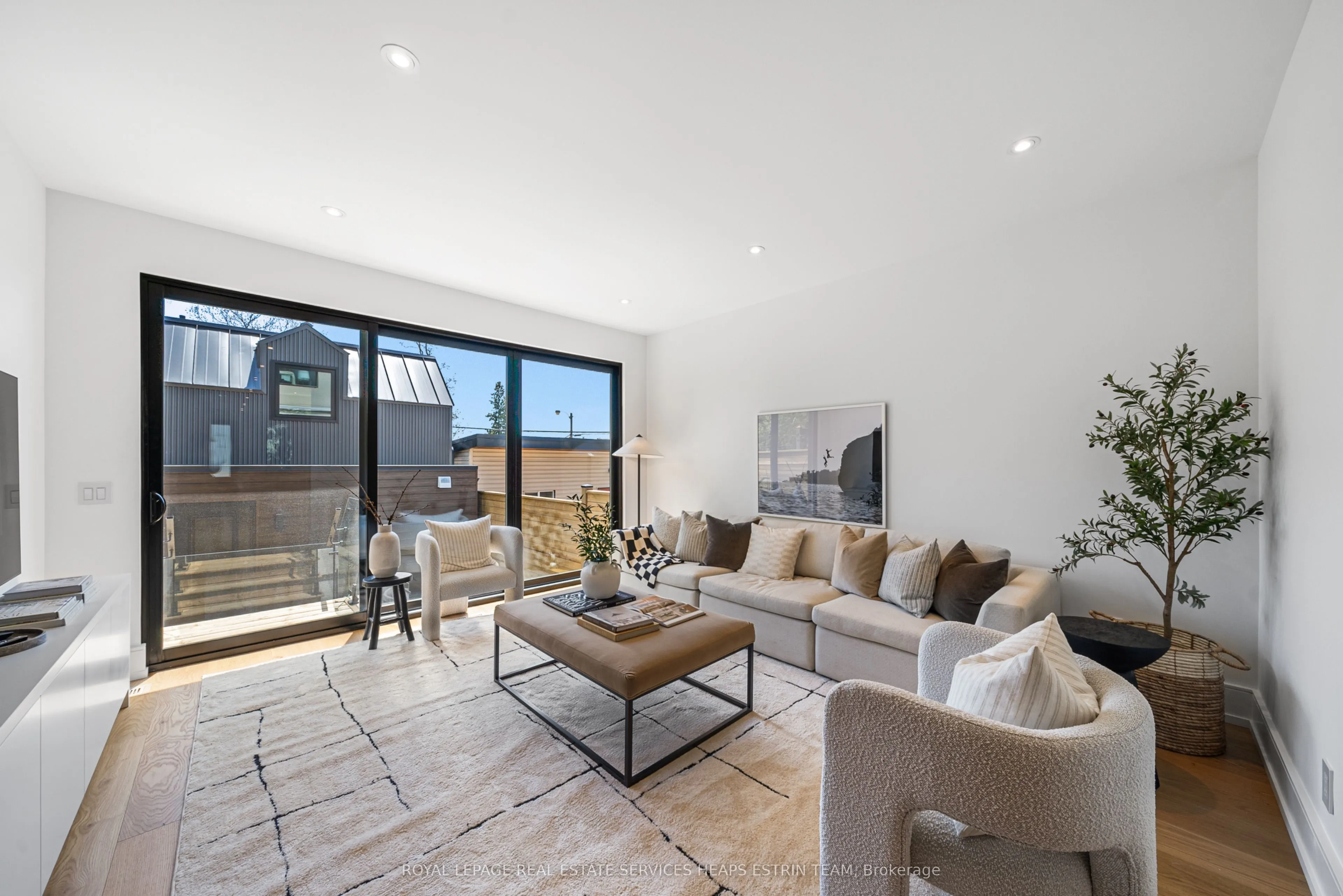 17 Myrtle Avenue