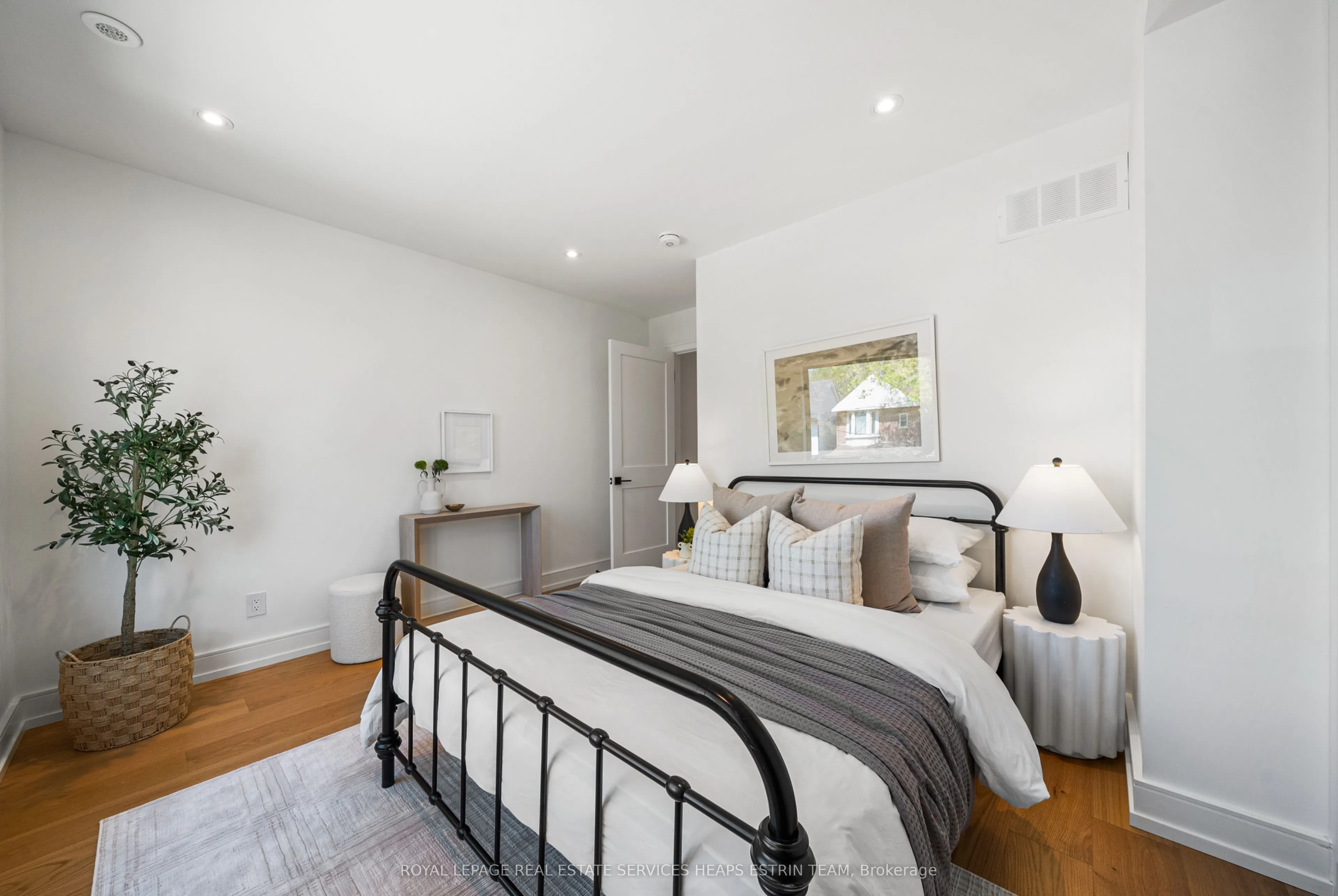17 Myrtle Avenue