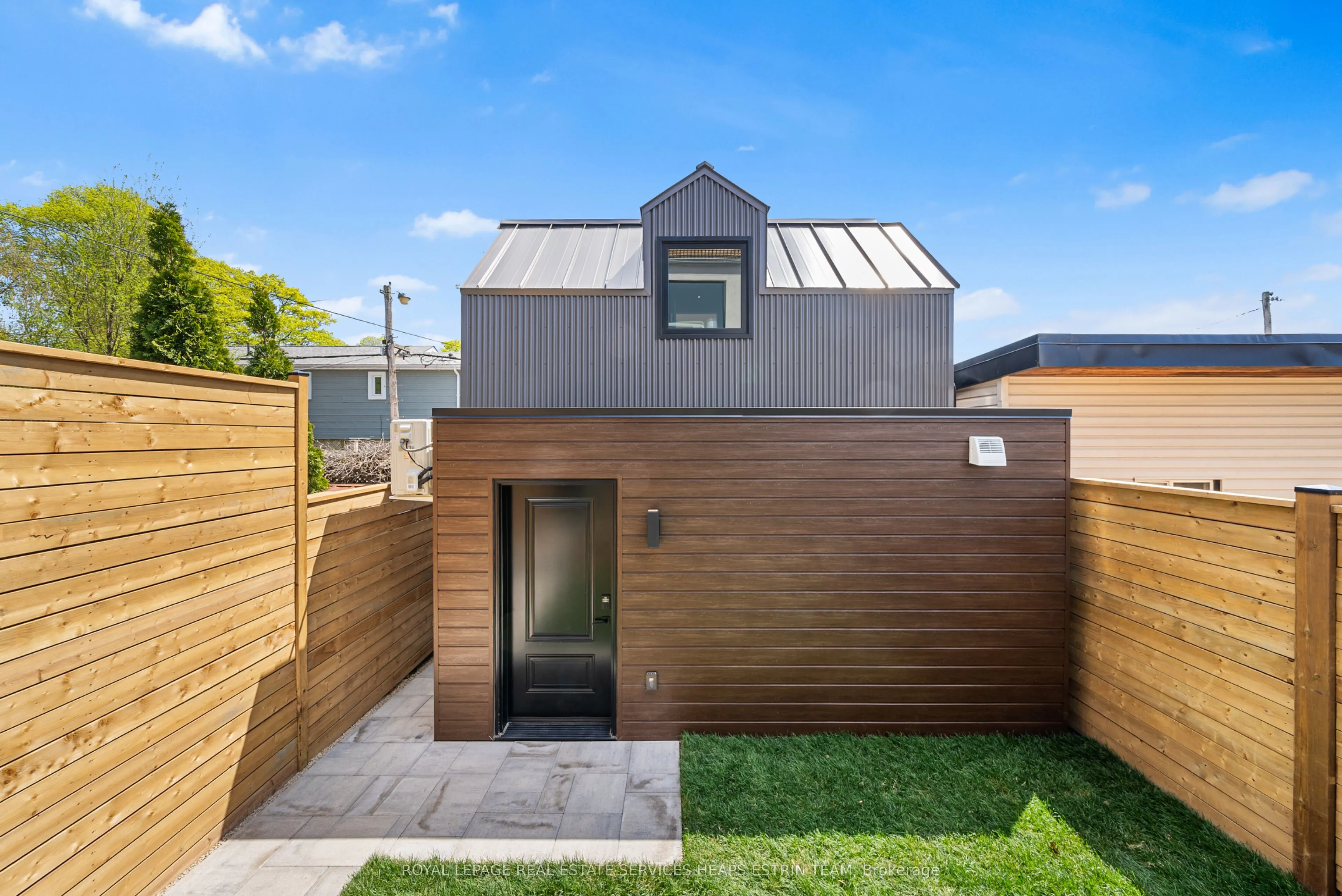 17 Myrtle Avenue