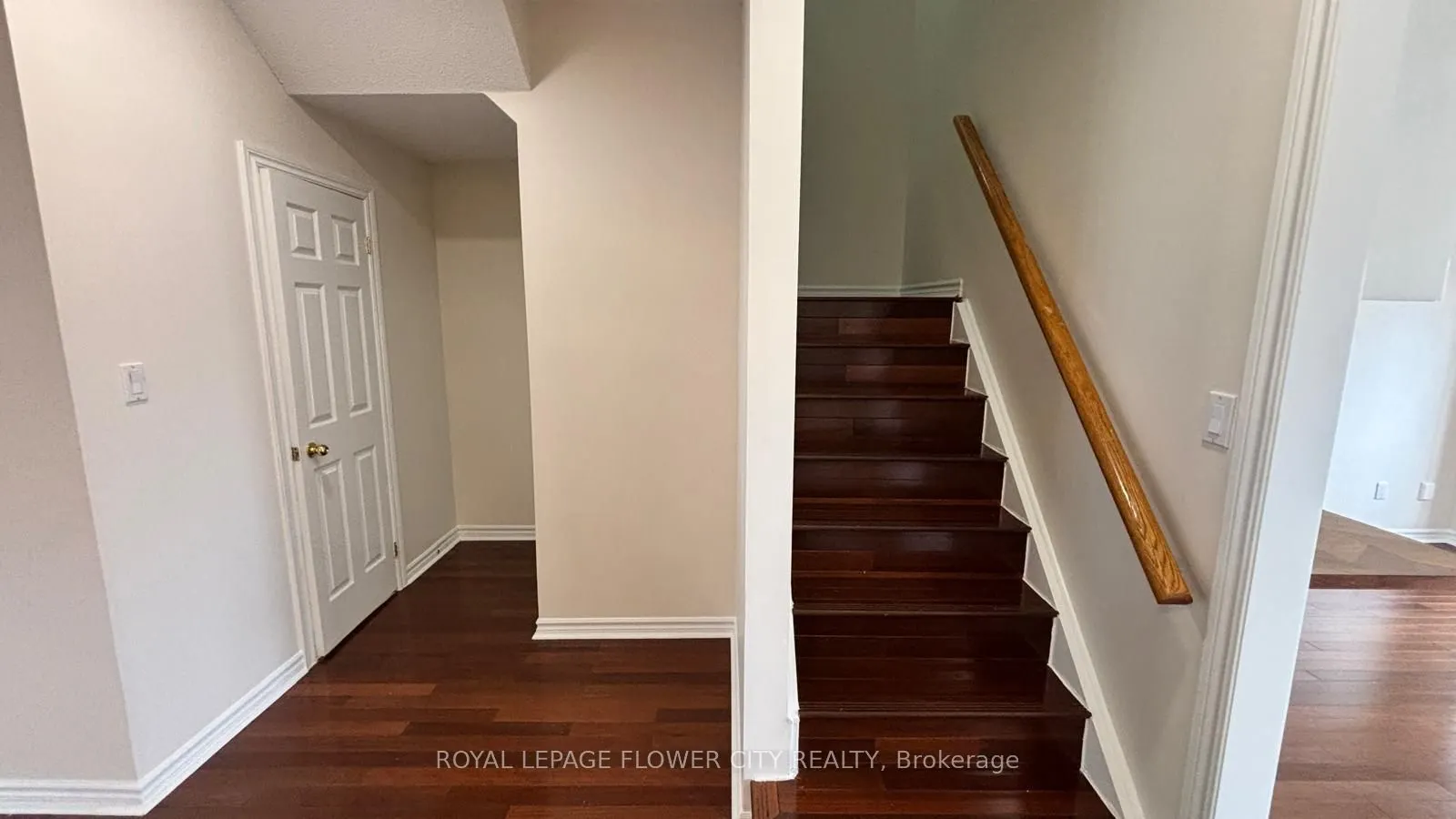 33 Rural Avenue