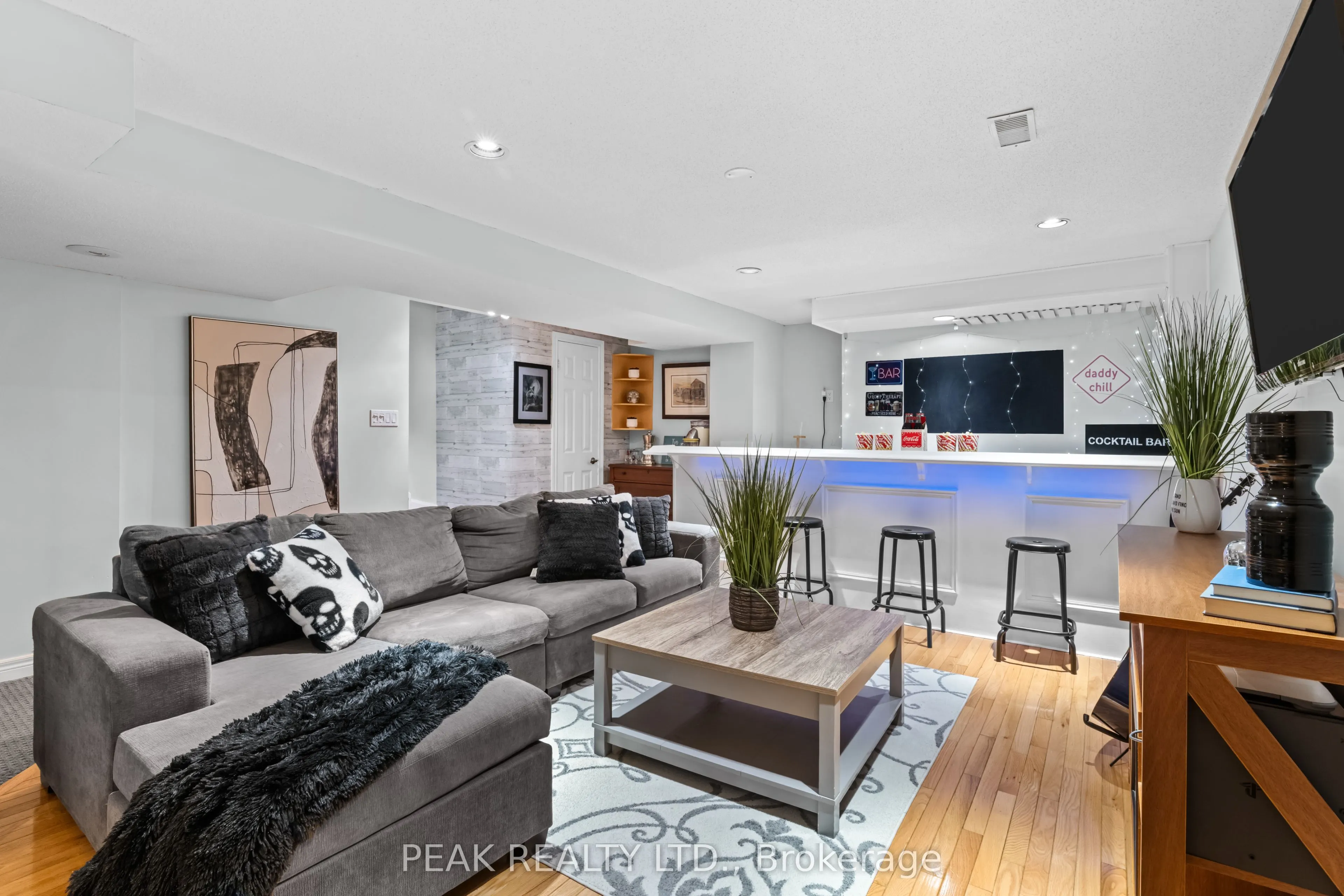 80 Fry Crescent