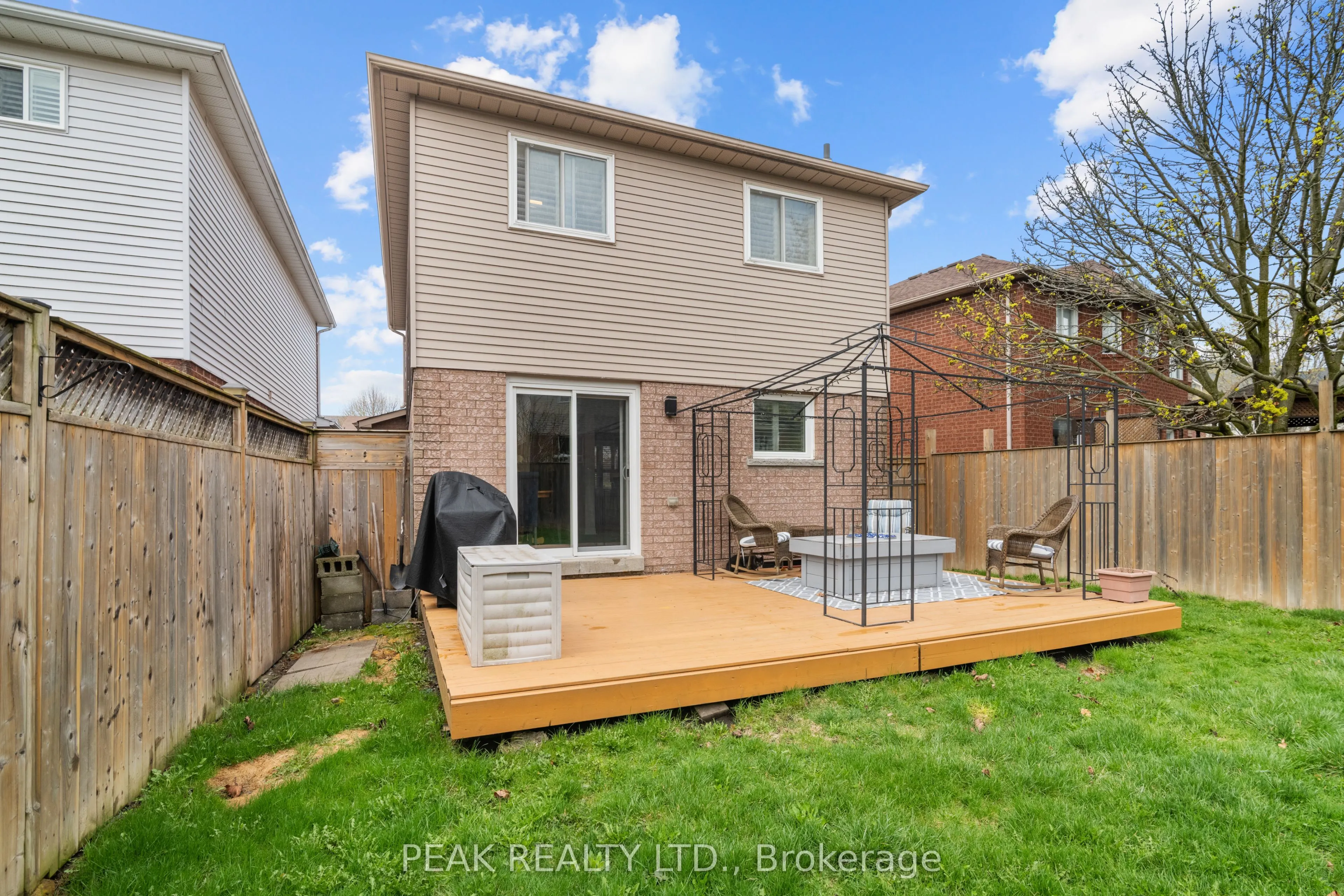 80 Fry Crescent