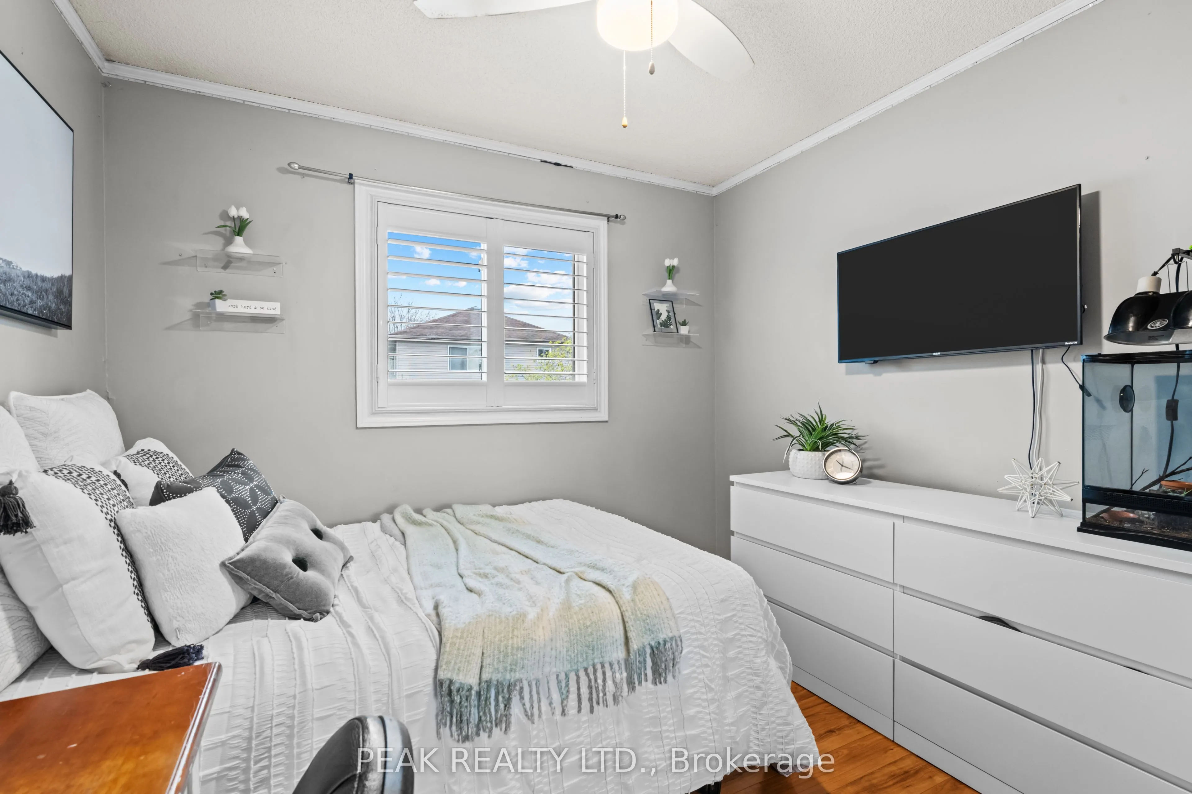 80 Fry Crescent