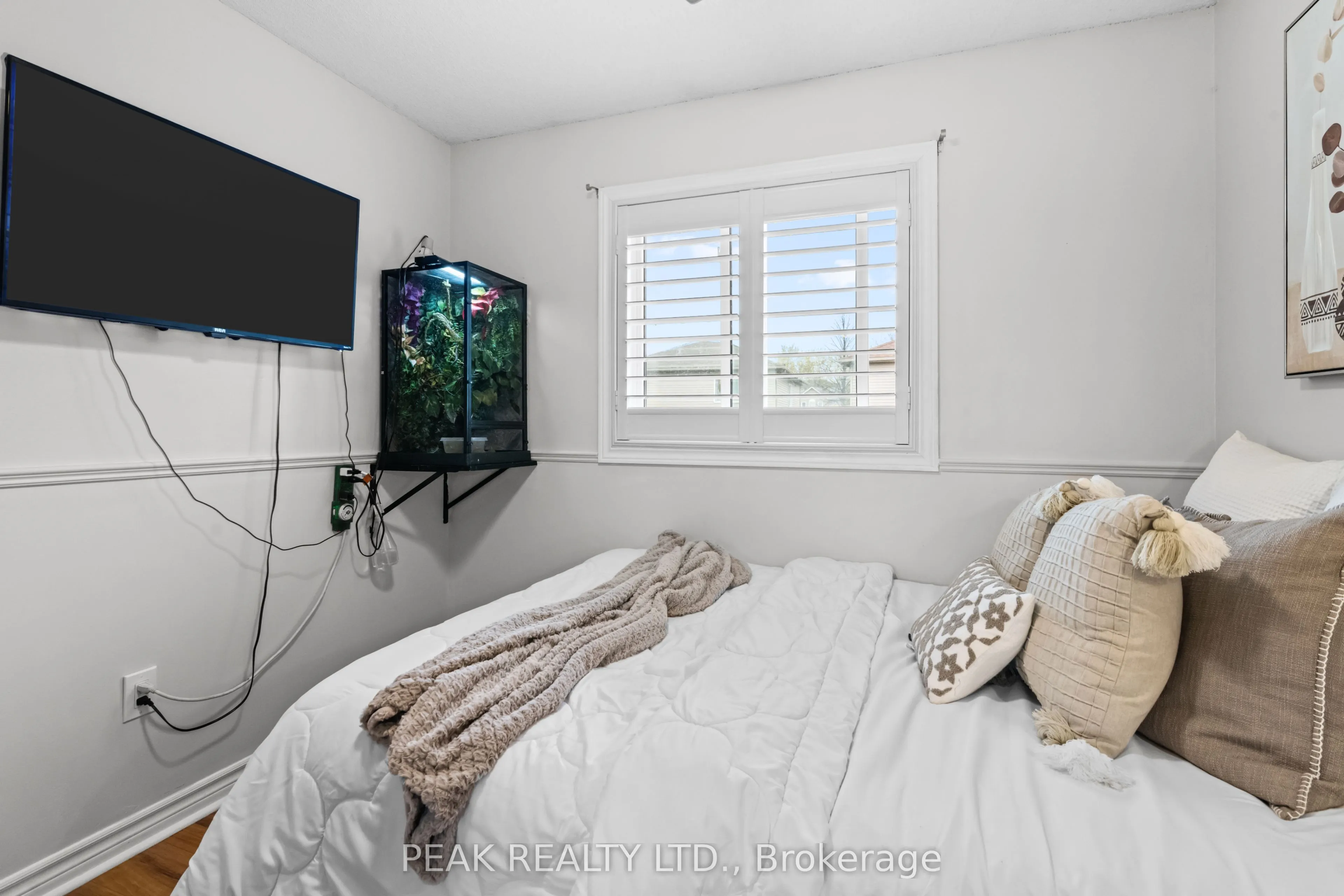 80 Fry Crescent