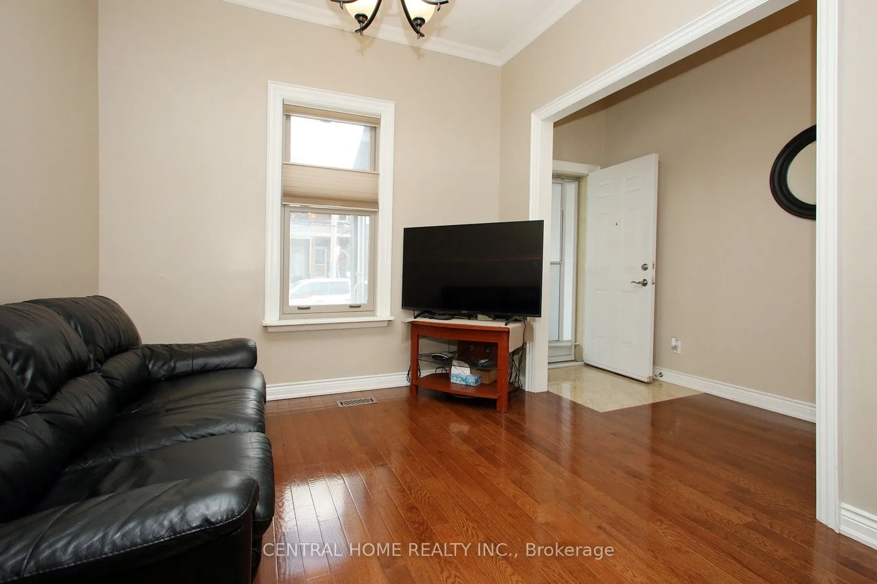 106 Carlaw Avenue