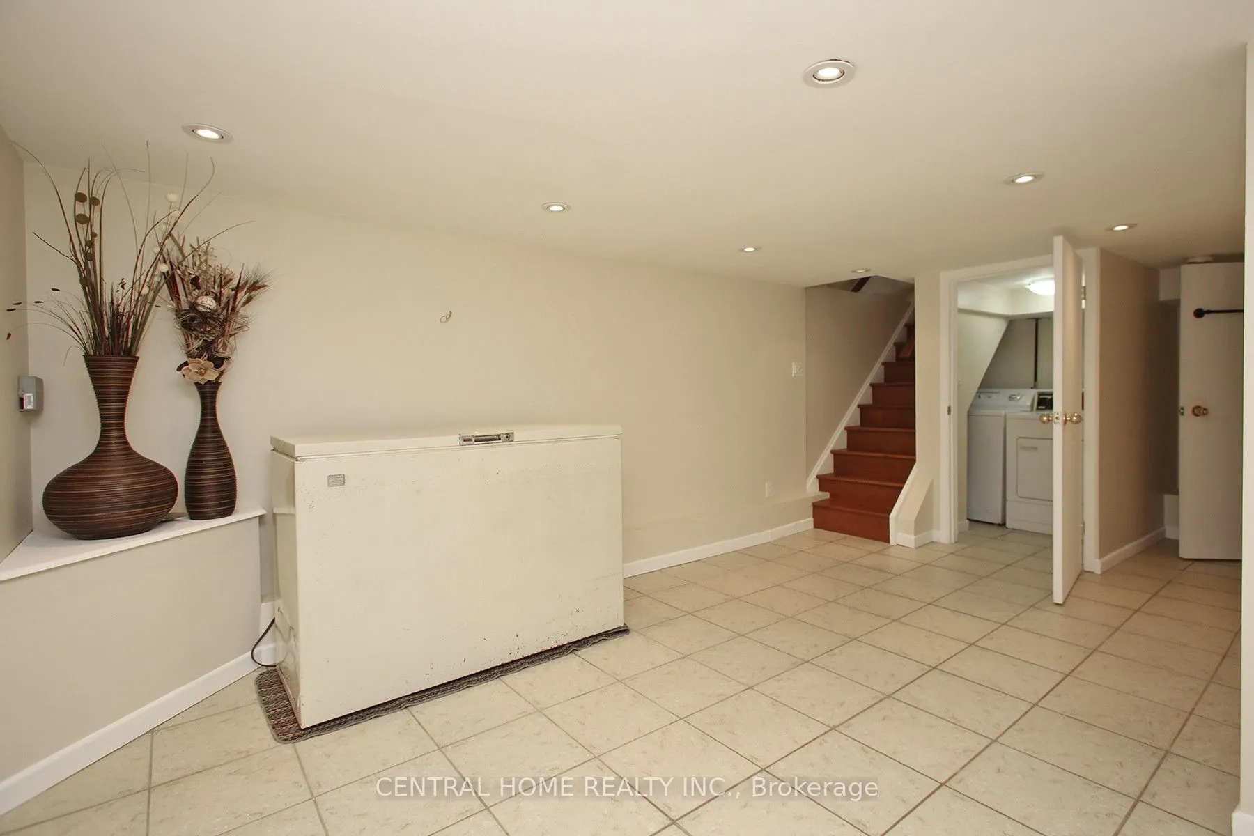 106 Carlaw Avenue