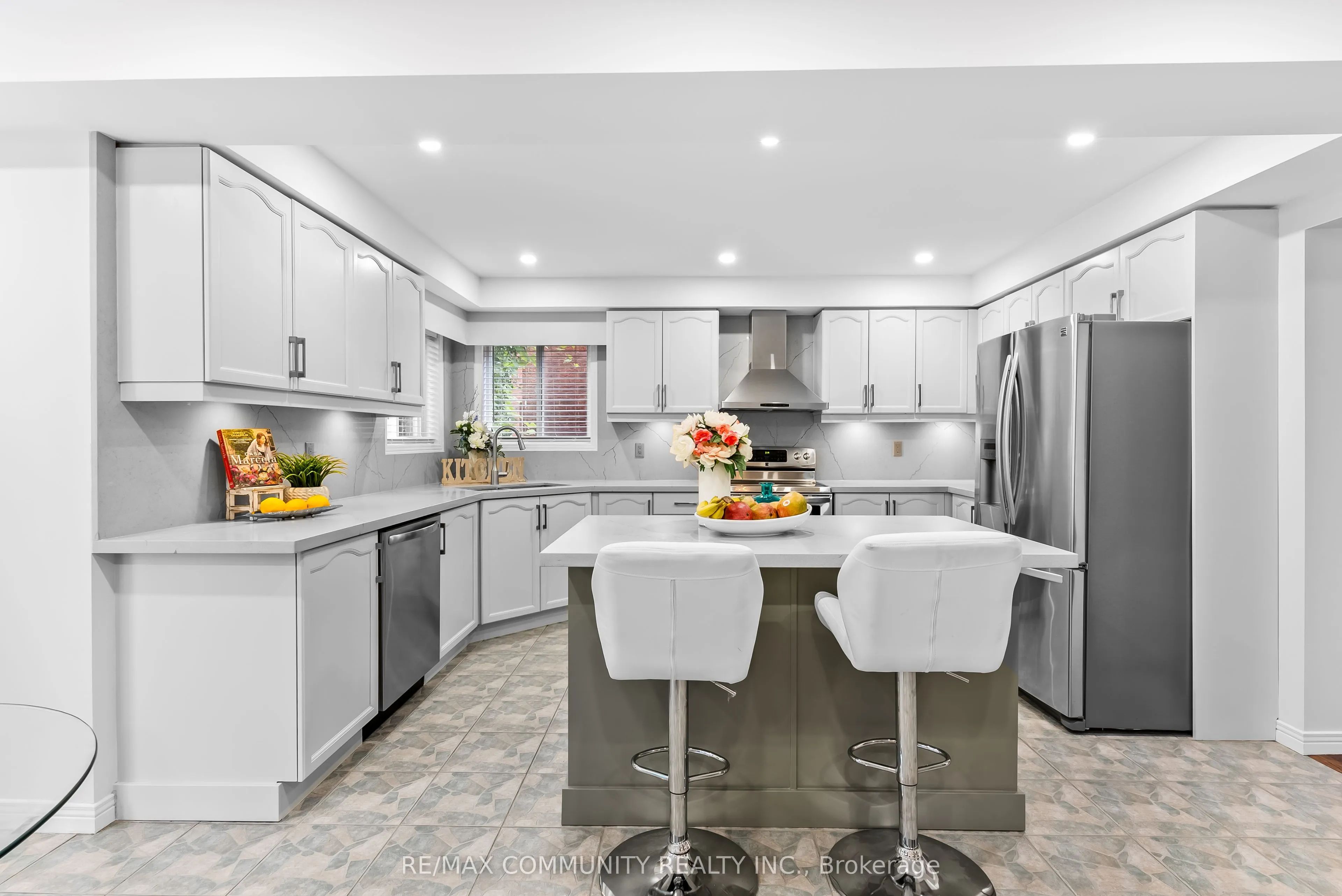 27 Mac Carl Crescent
