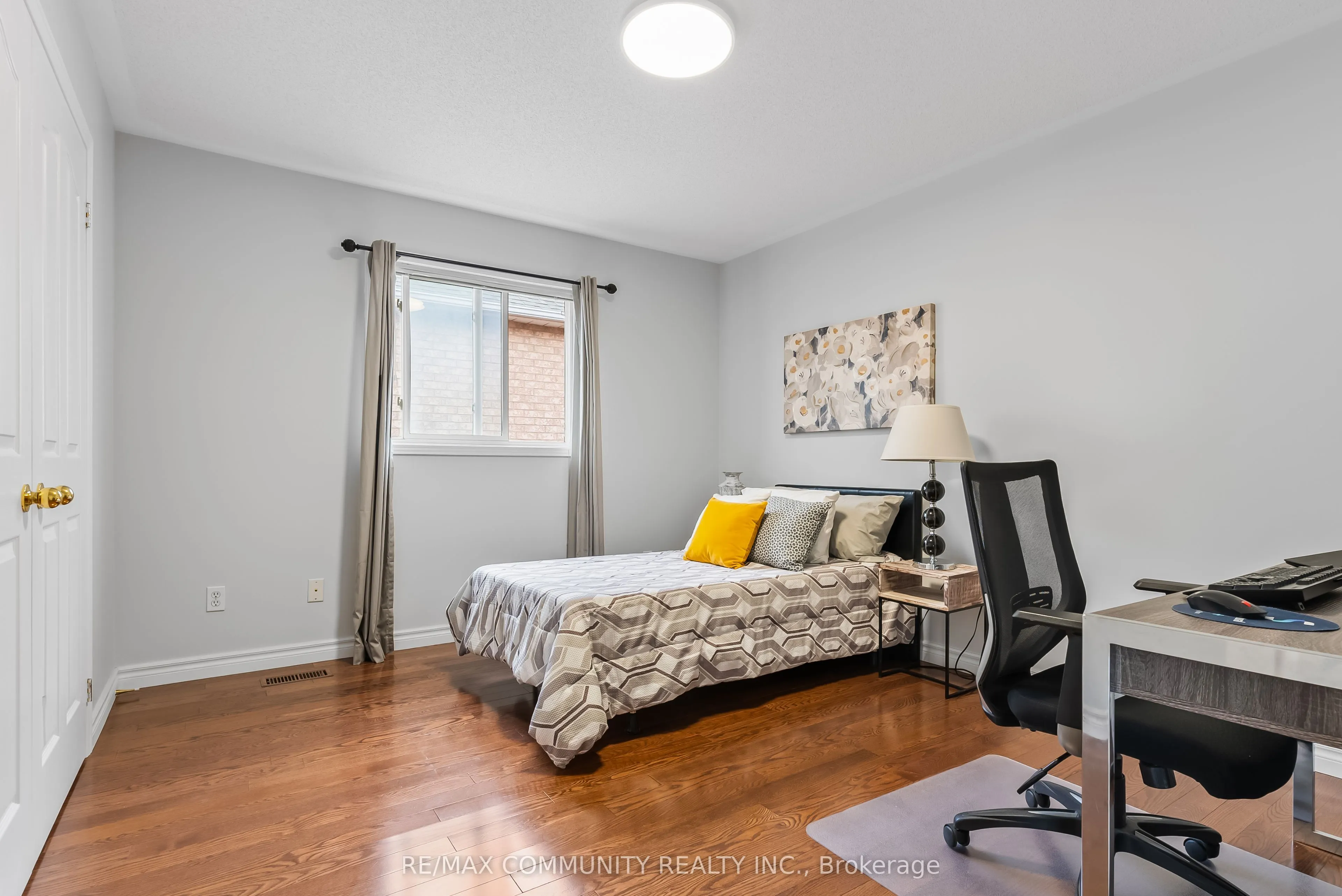 27 Mac Carl Crescent