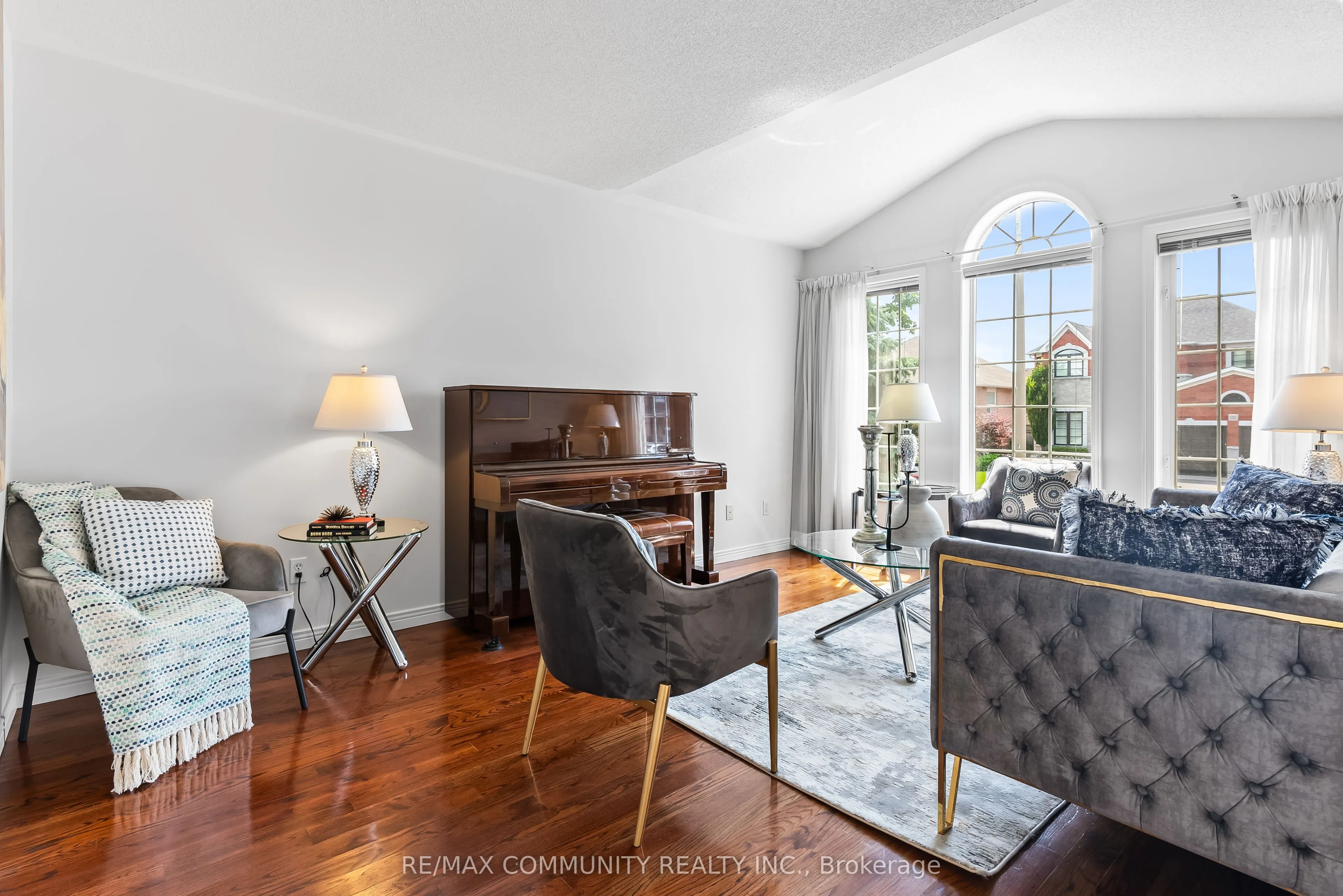 27 Mac Carl Crescent