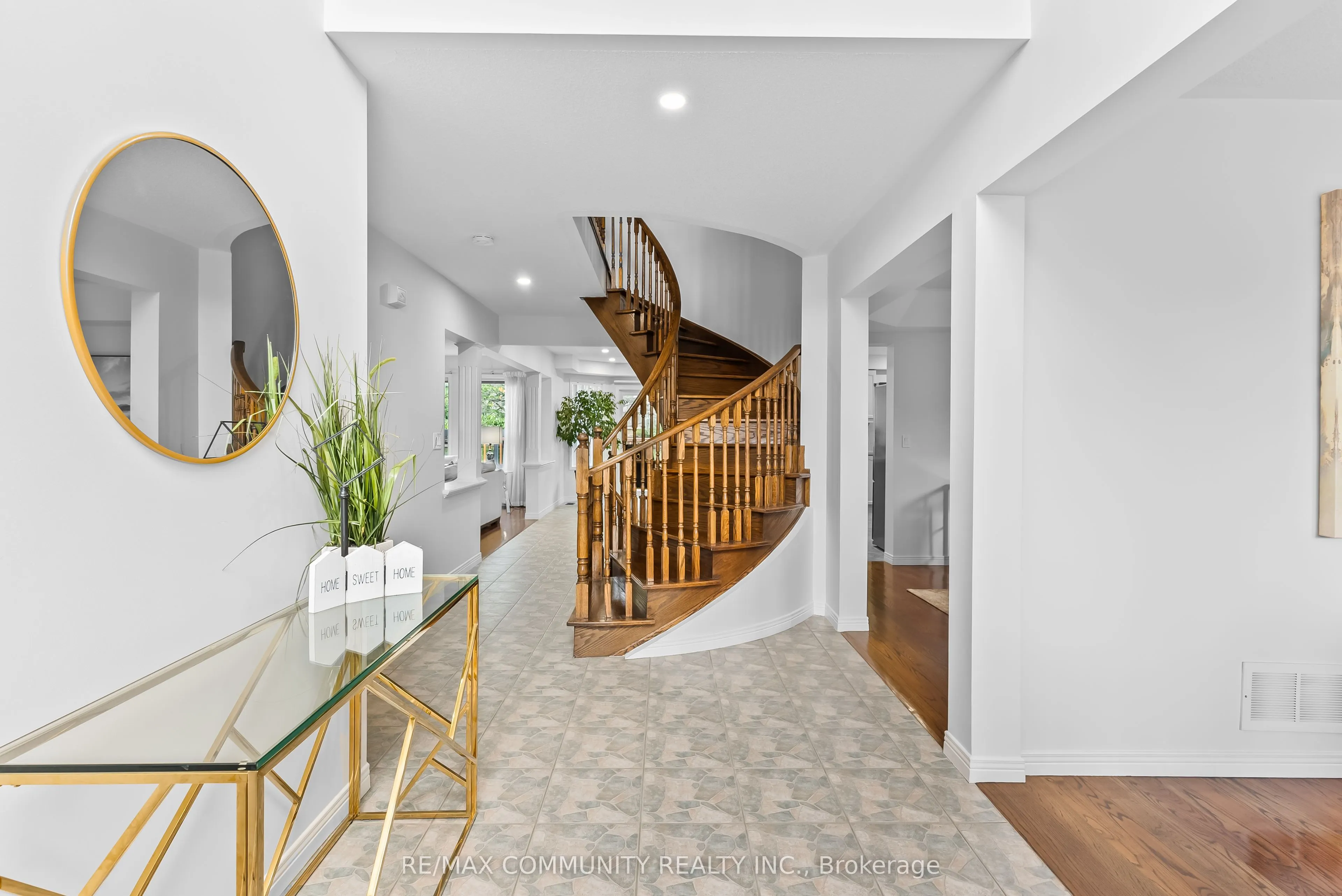 27 Mac Carl Crescent