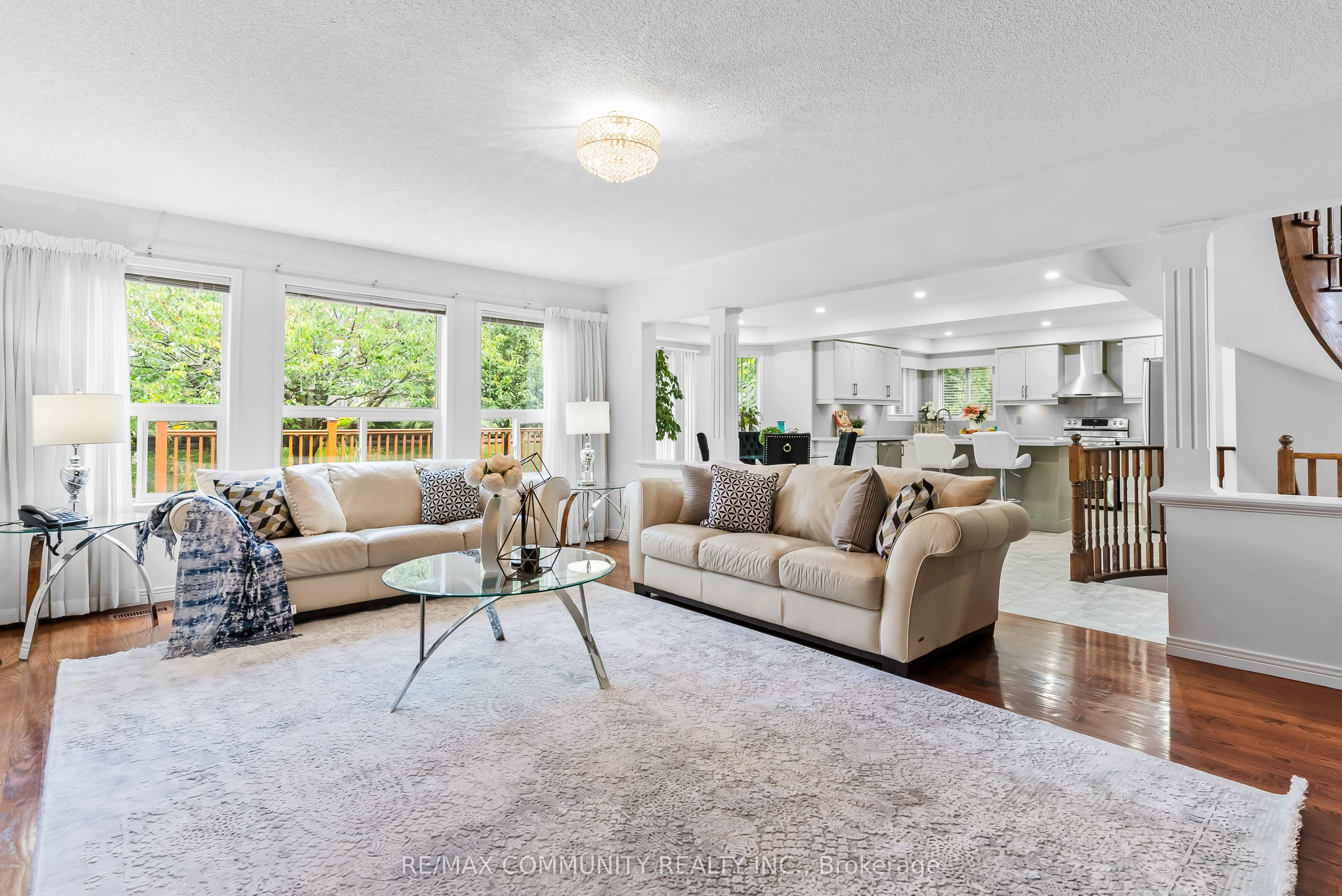 27 Mac Carl Crescent