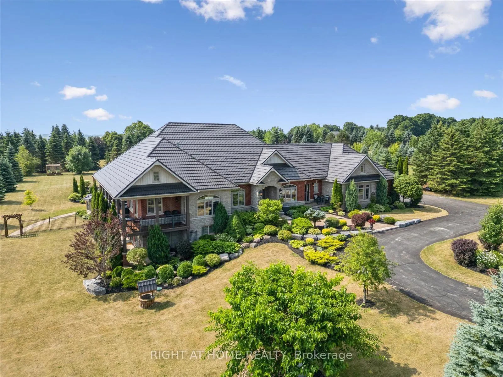 7 Clyde Court