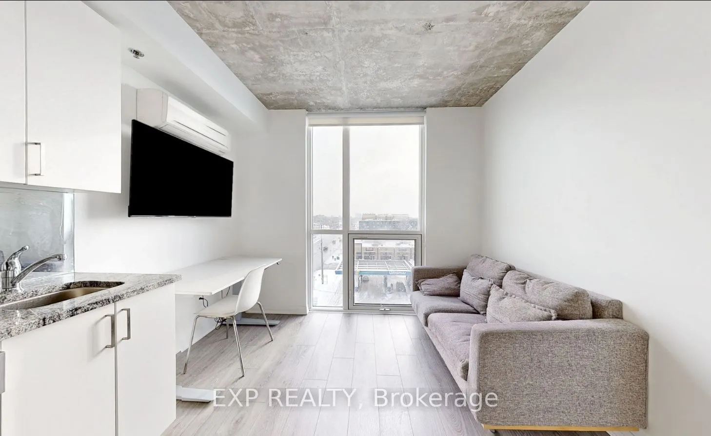 1900 Simcoe Street N, #502