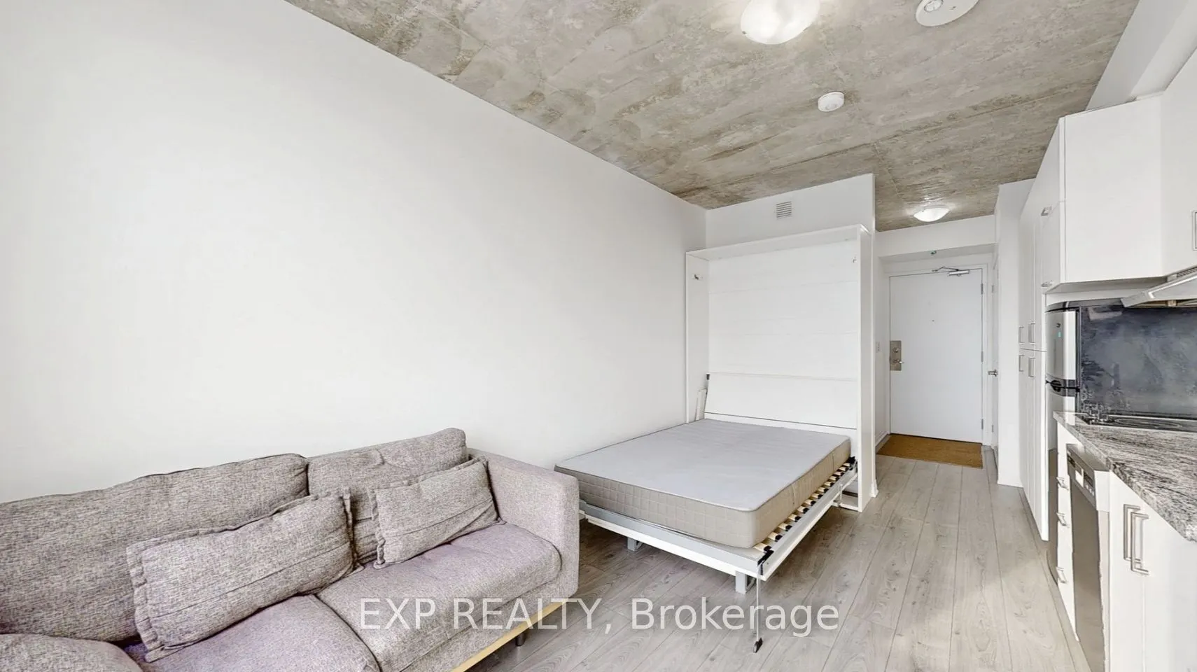 1900 Simcoe Street N, #502