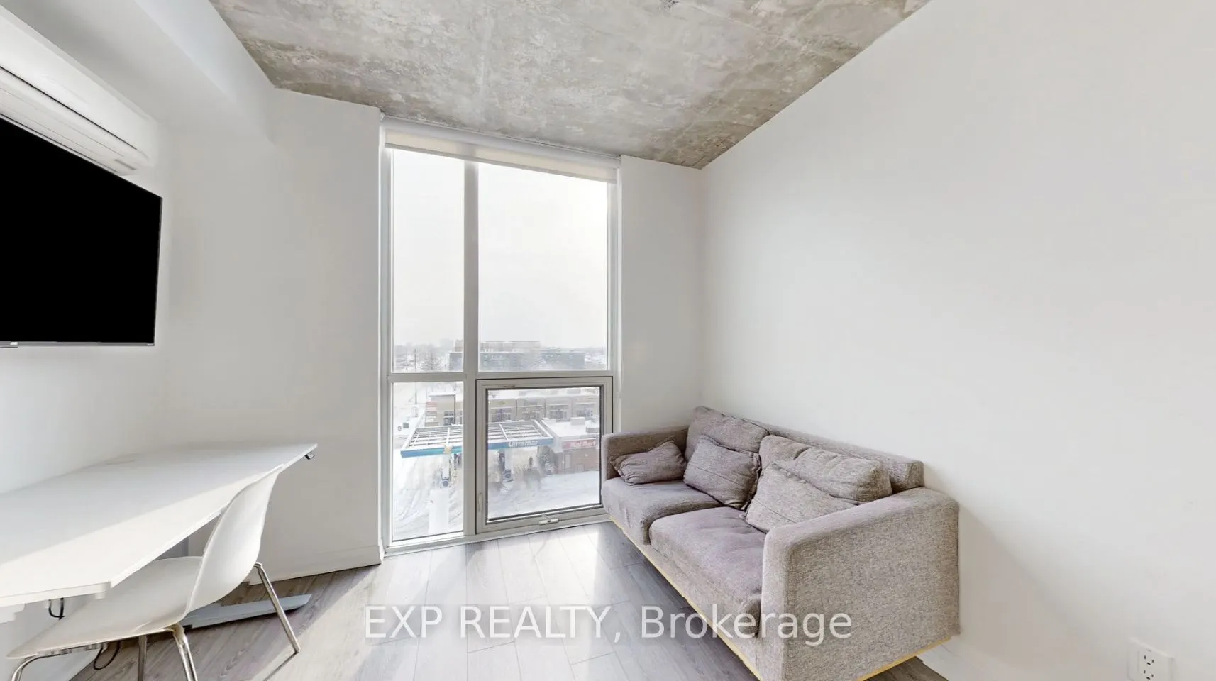 1900 Simcoe Street N, #502