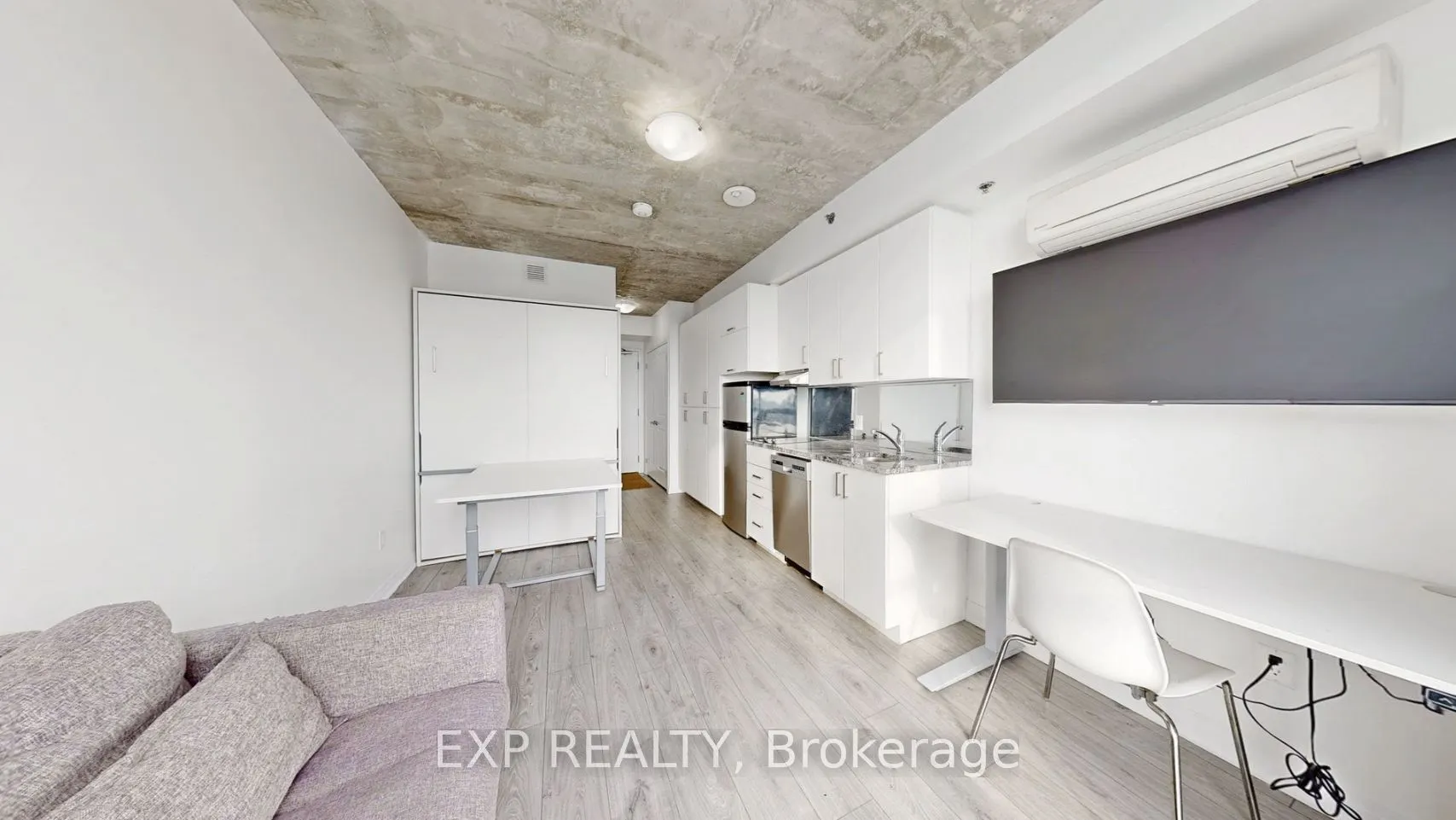 1900 Simcoe Street N, #502