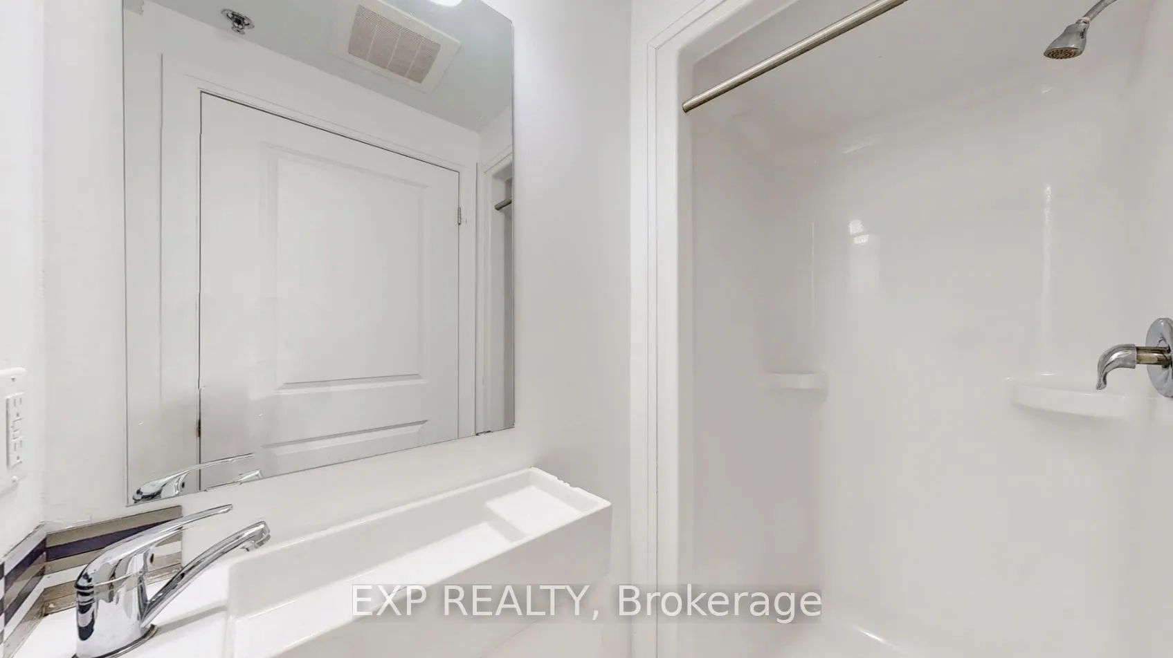 1900 Simcoe Street N, #502