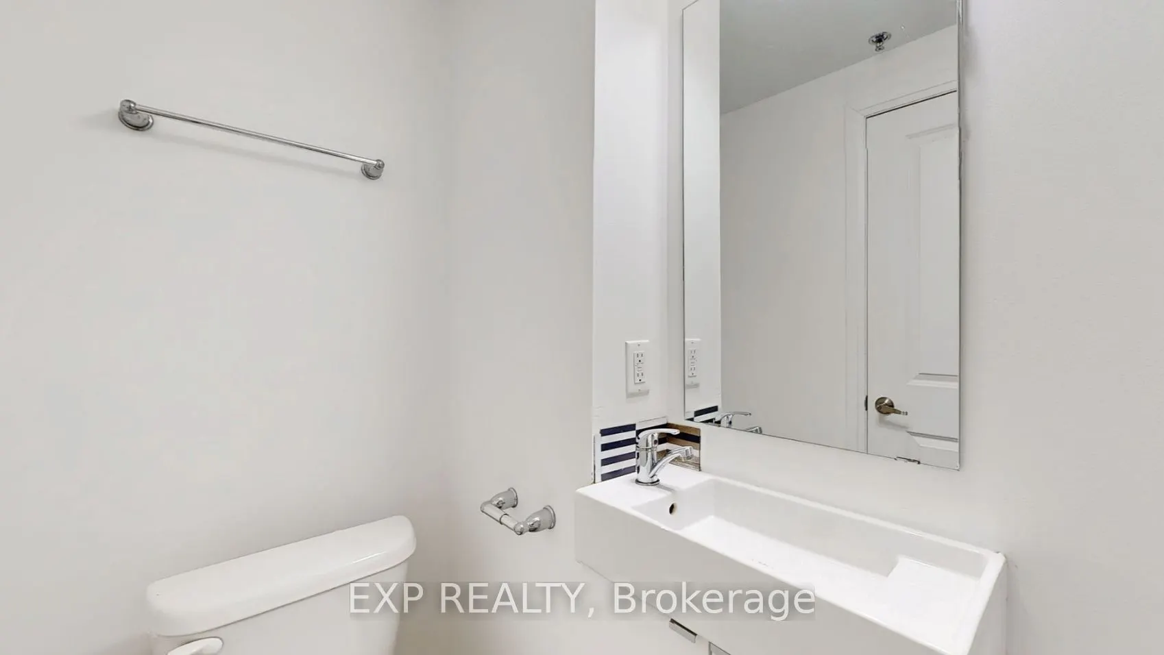1900 Simcoe Street N, #502