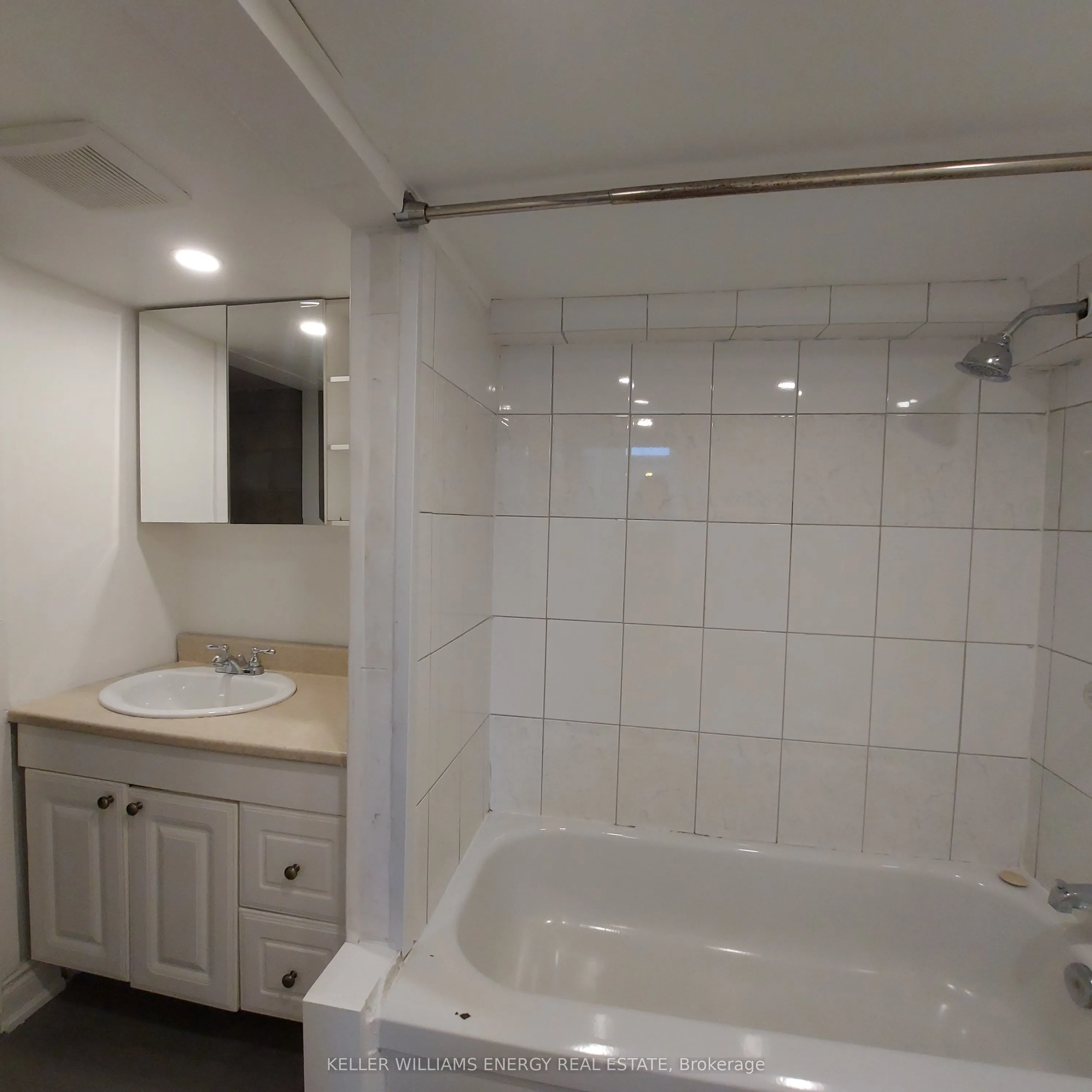 432 Bloor Street E, #BSMT