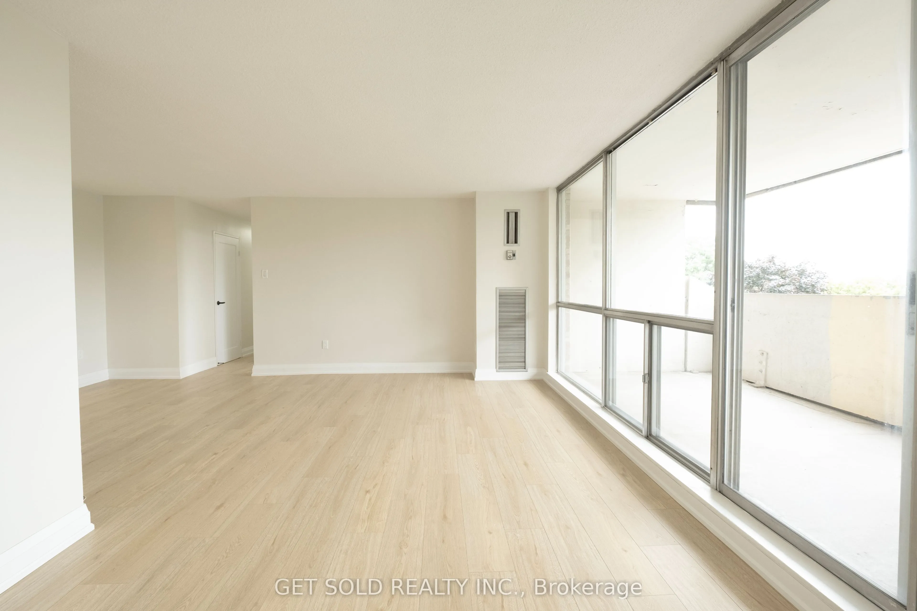 120 Dundalk Drive, #405