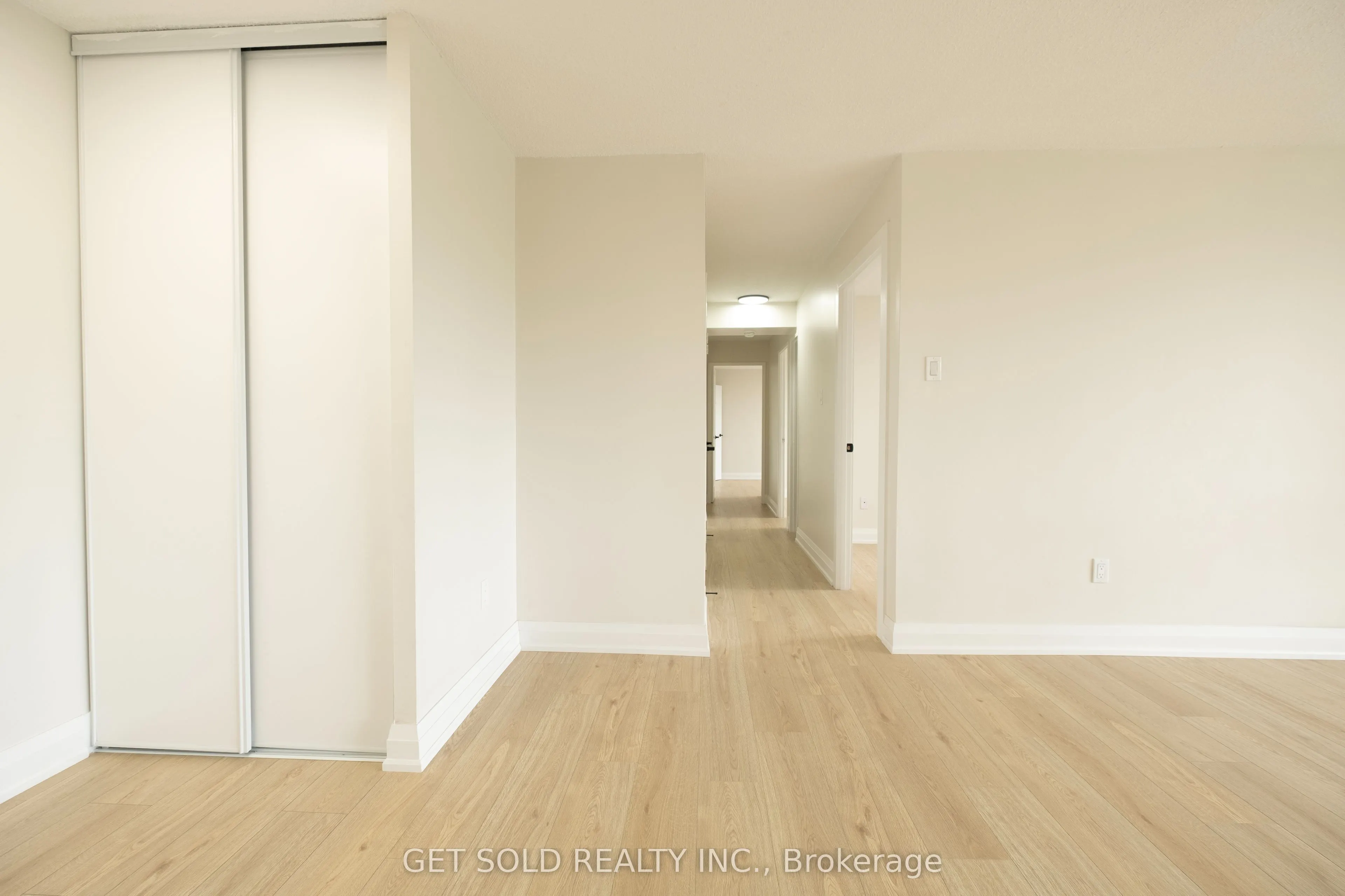 120 Dundalk Drive, #405