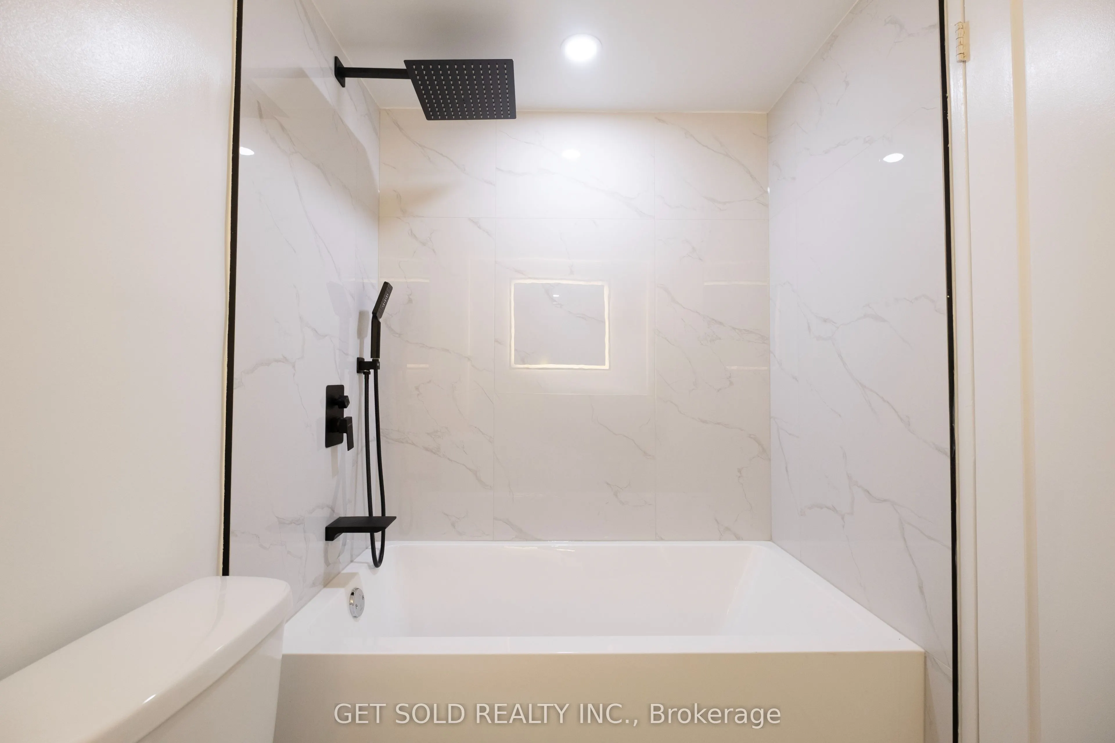 120 Dundalk Drive, #405