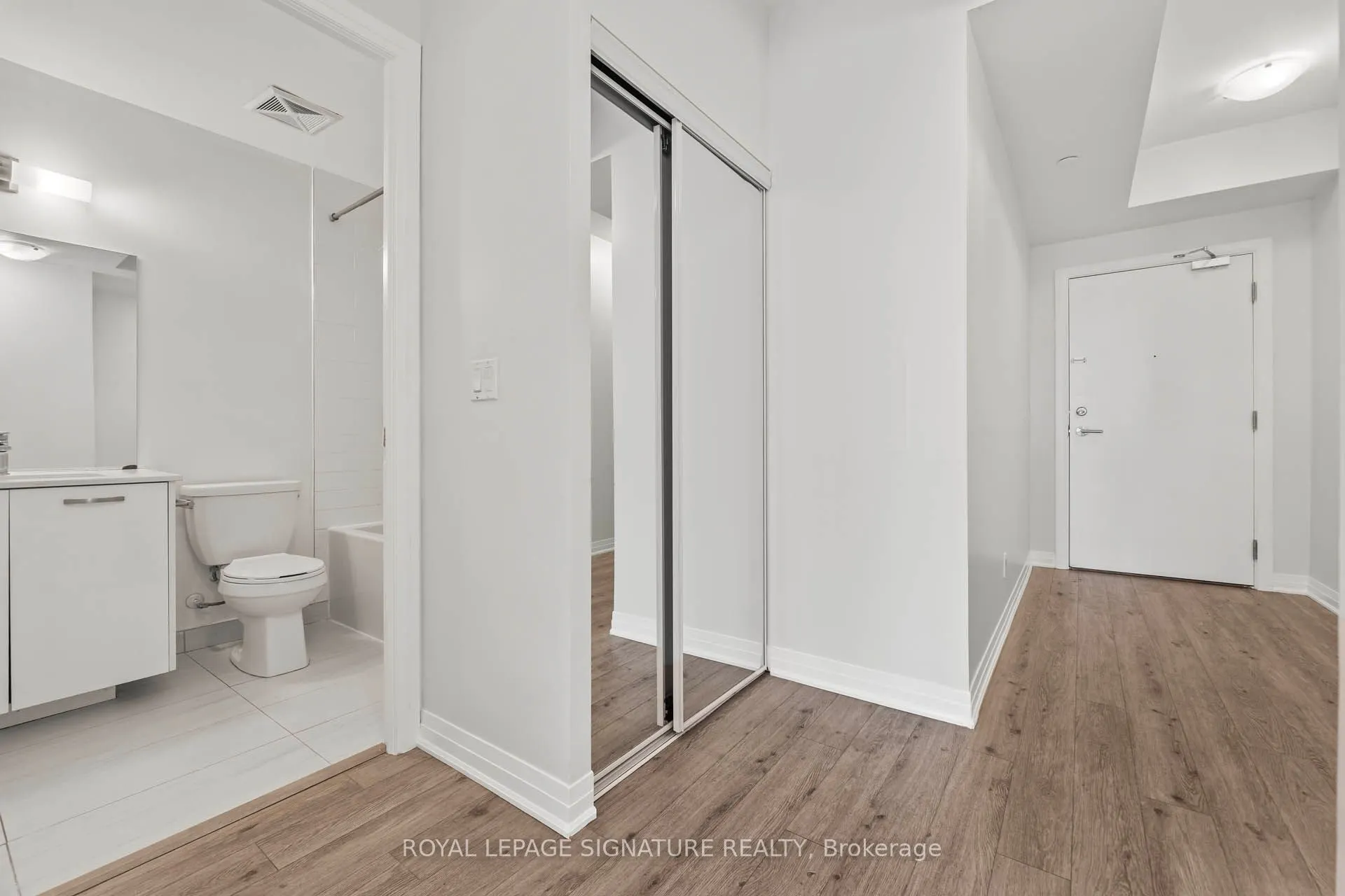 1630 Queen Street E, #405