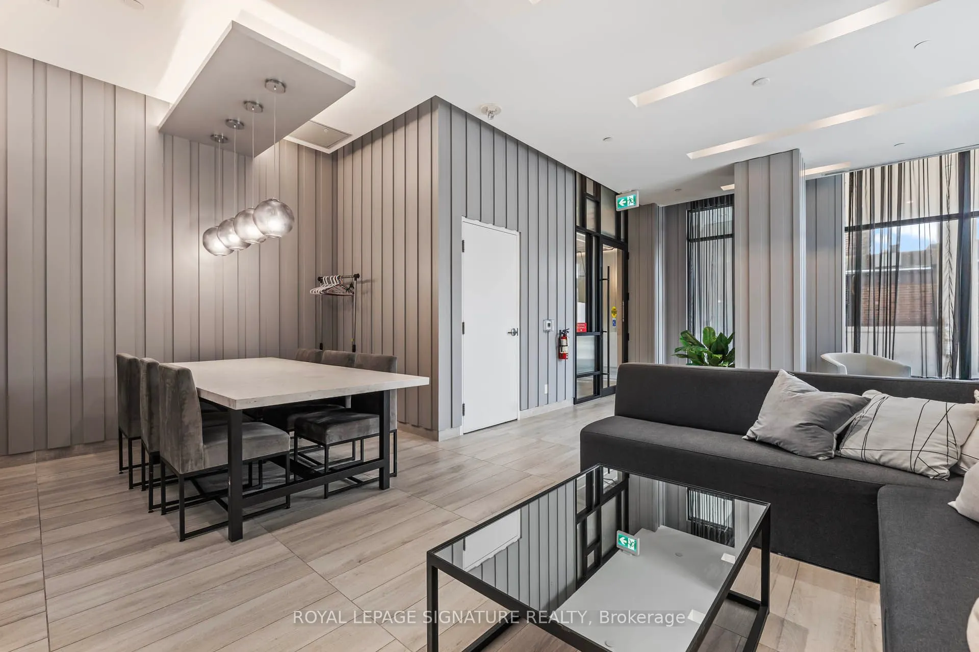 1630 Queen Street E, #405