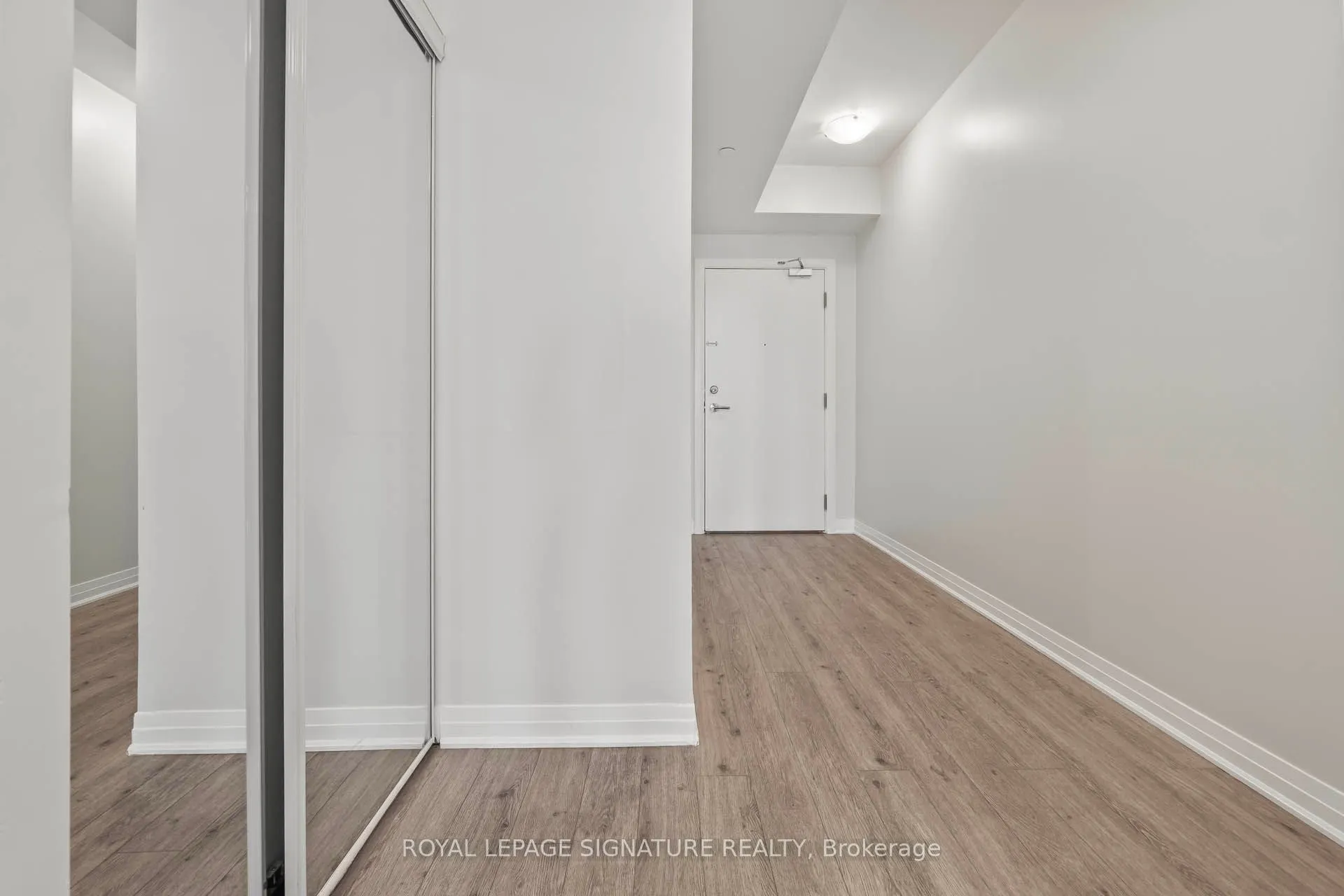 1630 Queen Street E, #405
