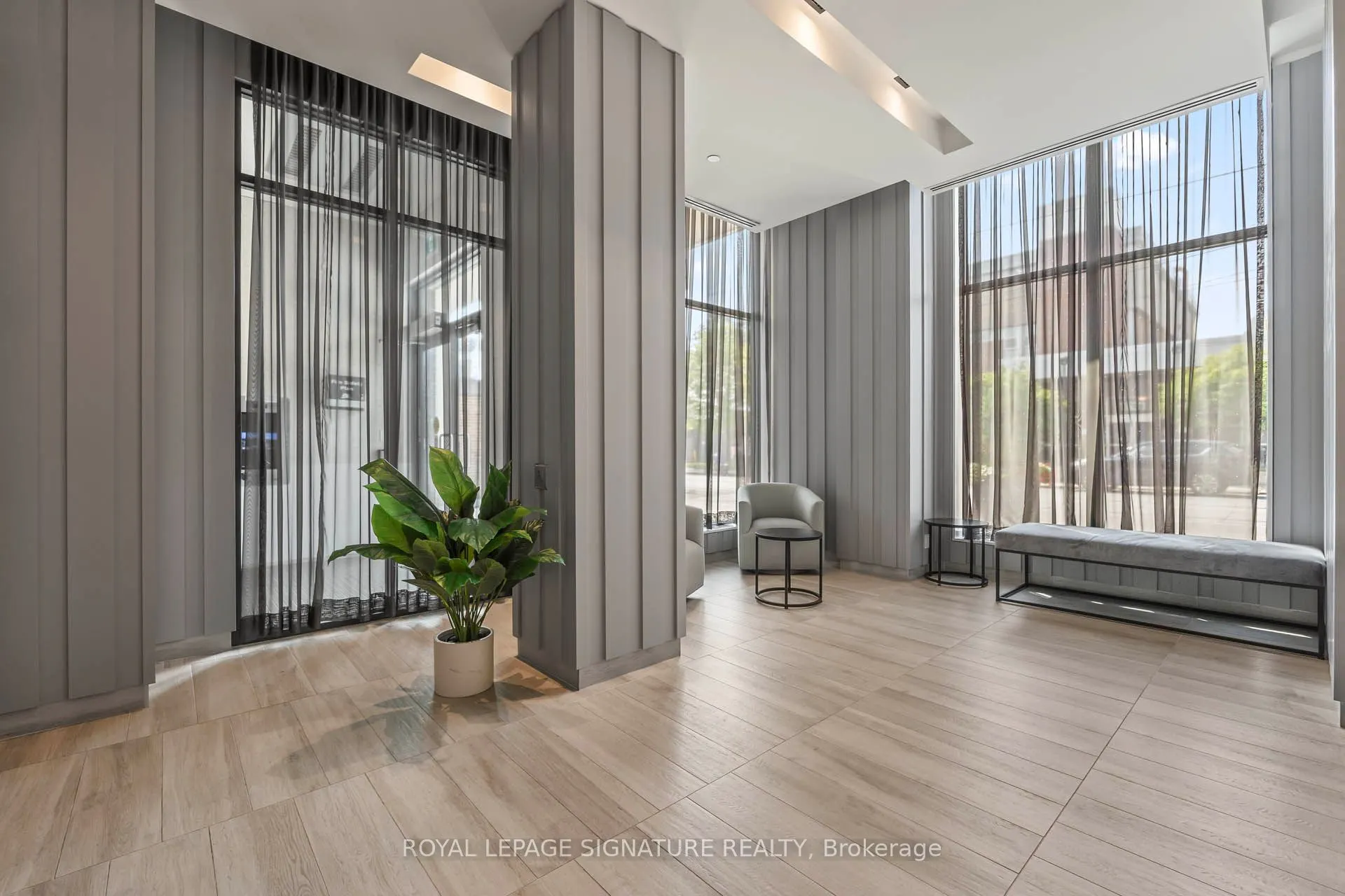 1630 Queen Street E, #405