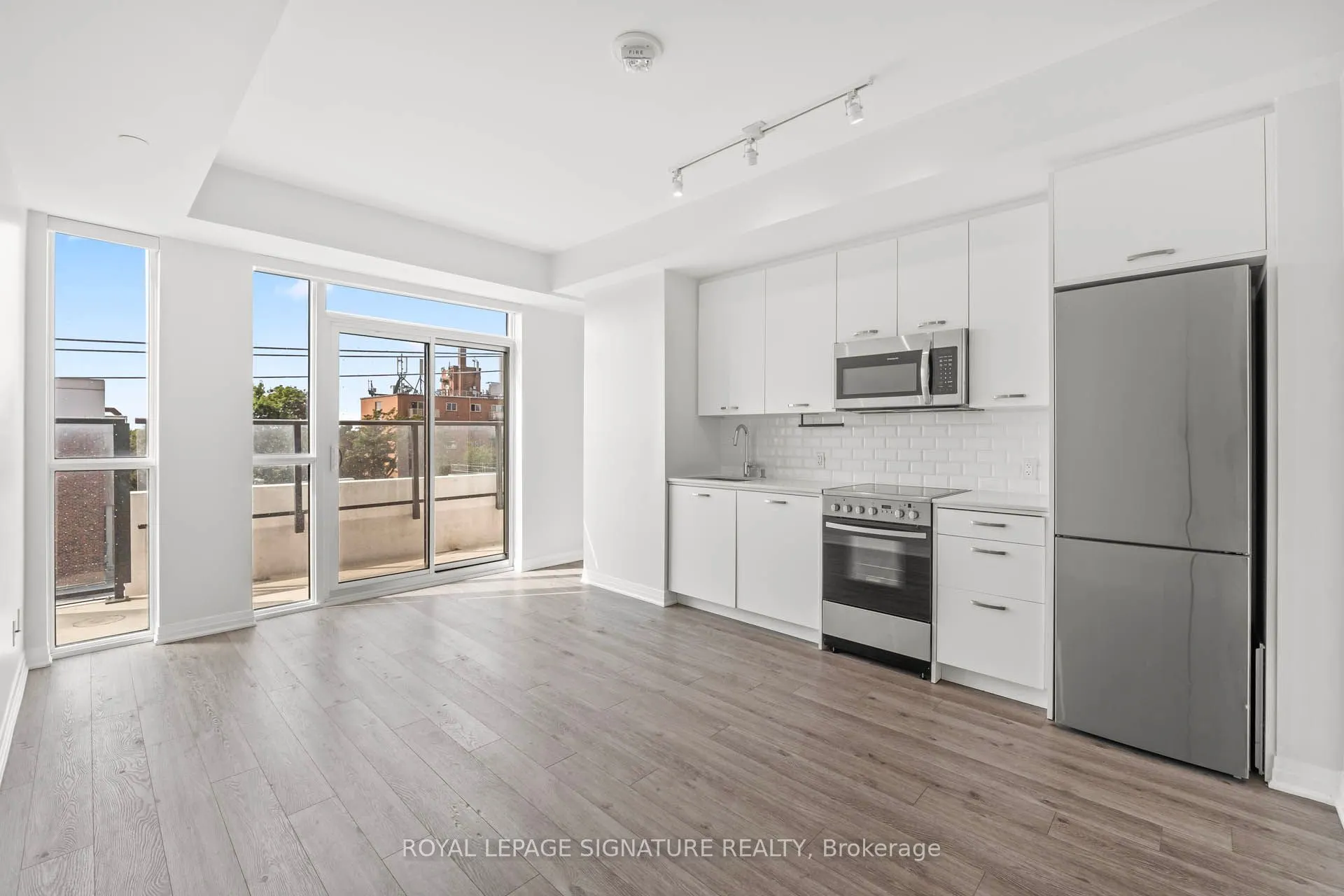 1630 Queen Street E, #405