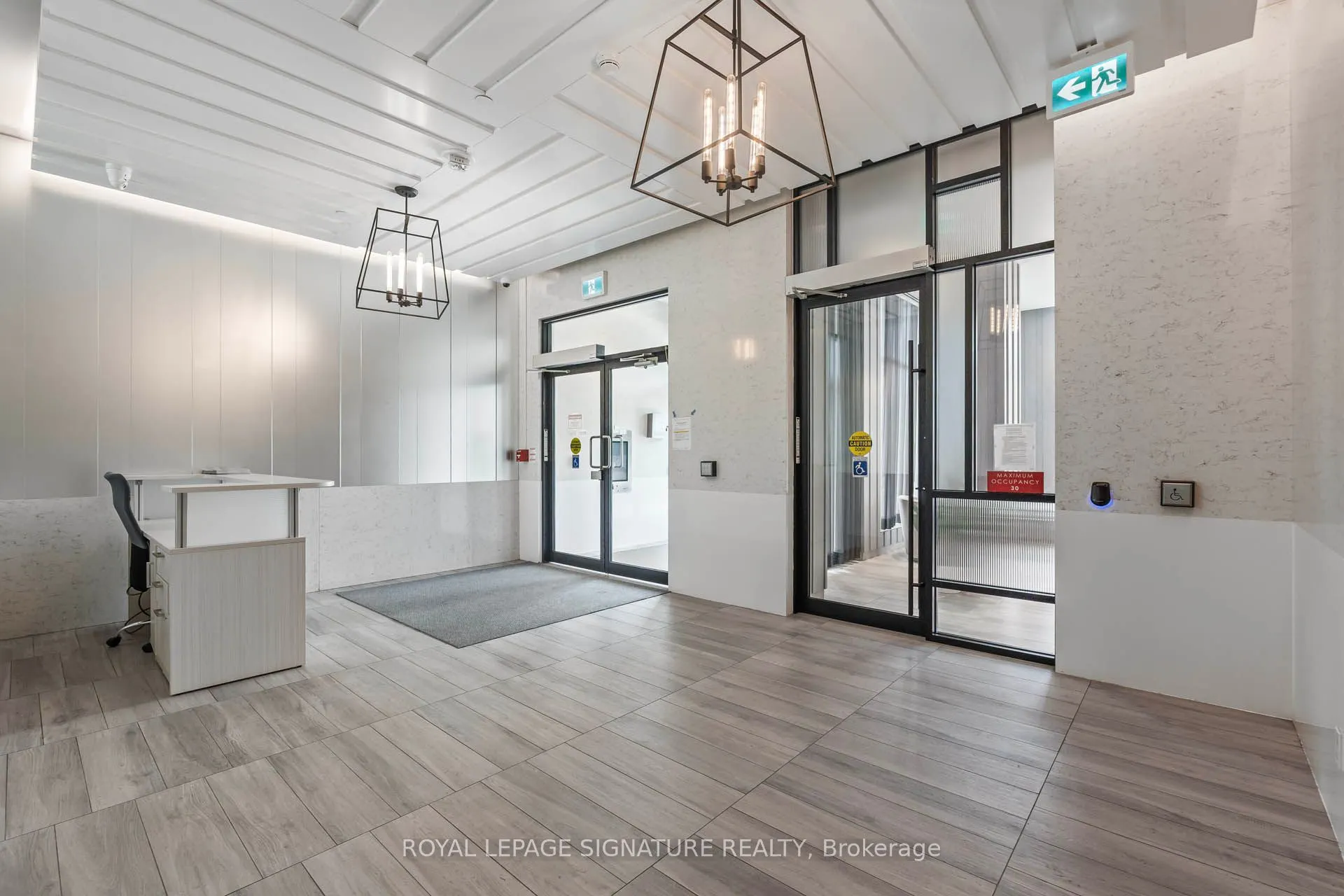 1630 Queen Street E, #405