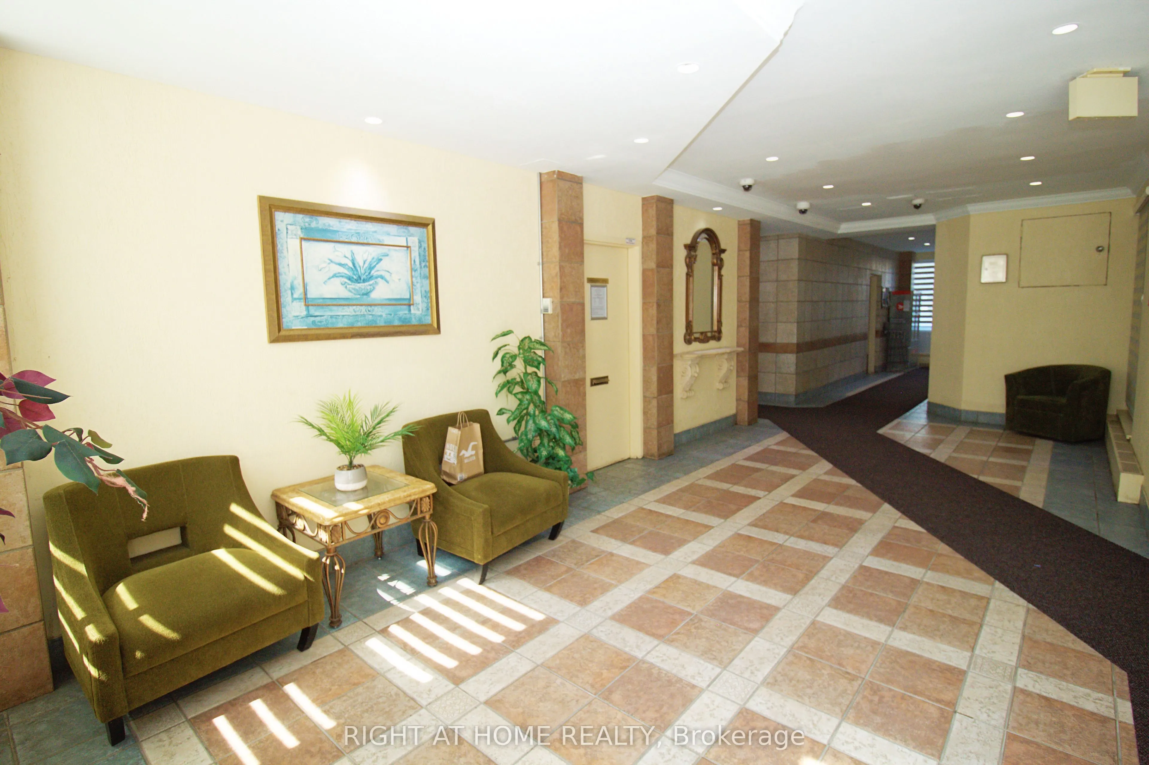 90 Ling Road, #904