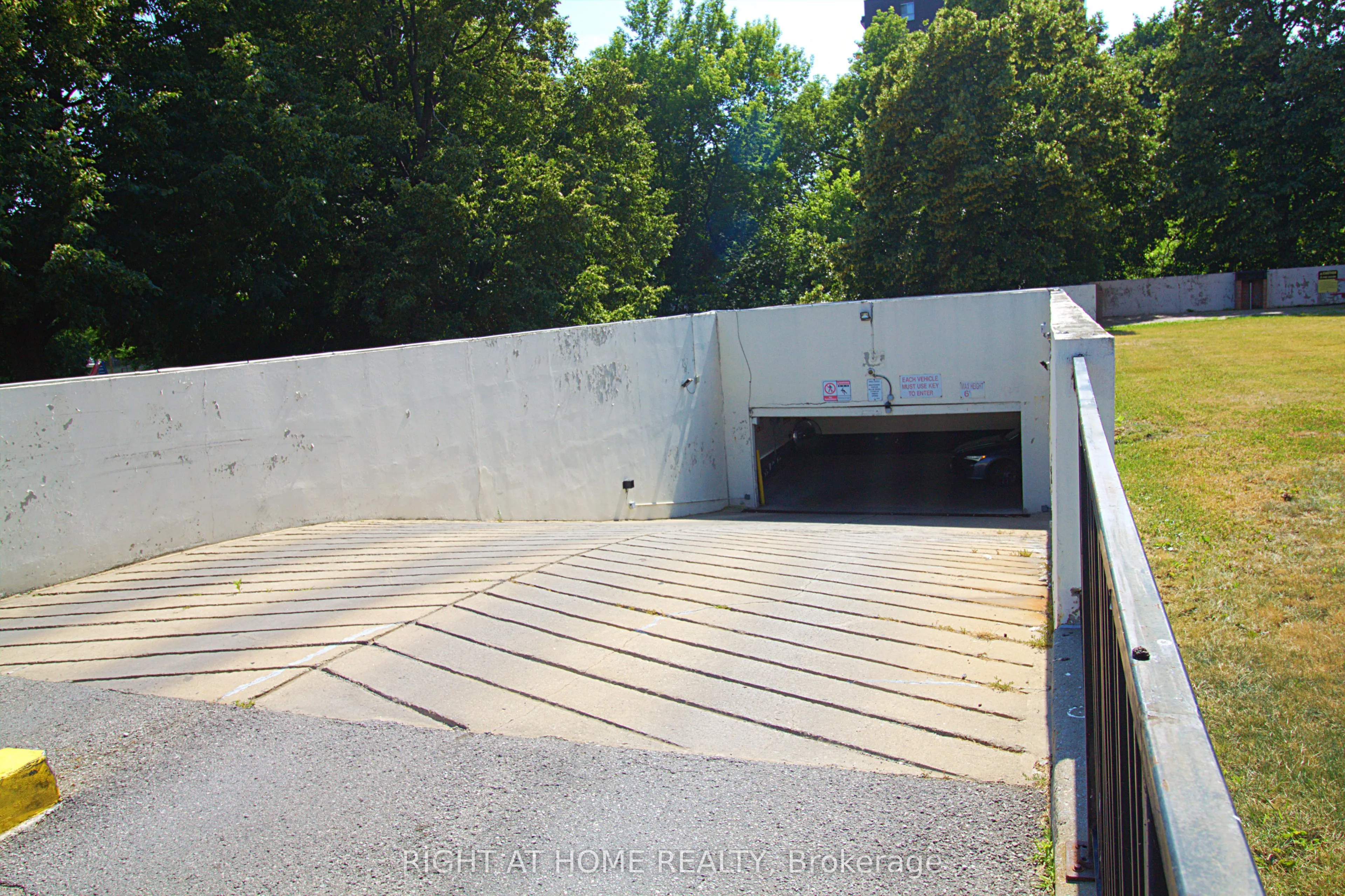 90 Ling Road, #904