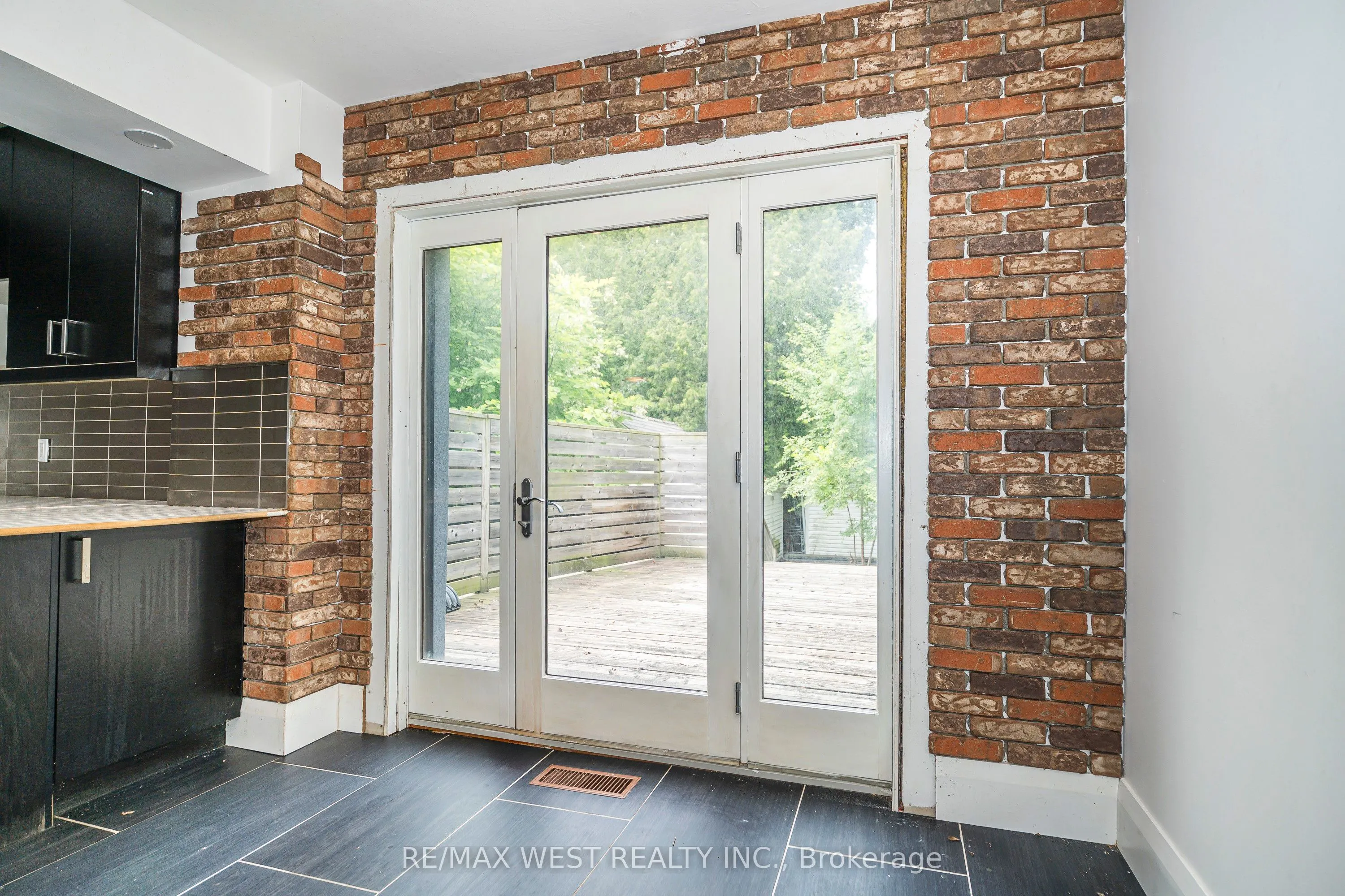38 Beck Avenue