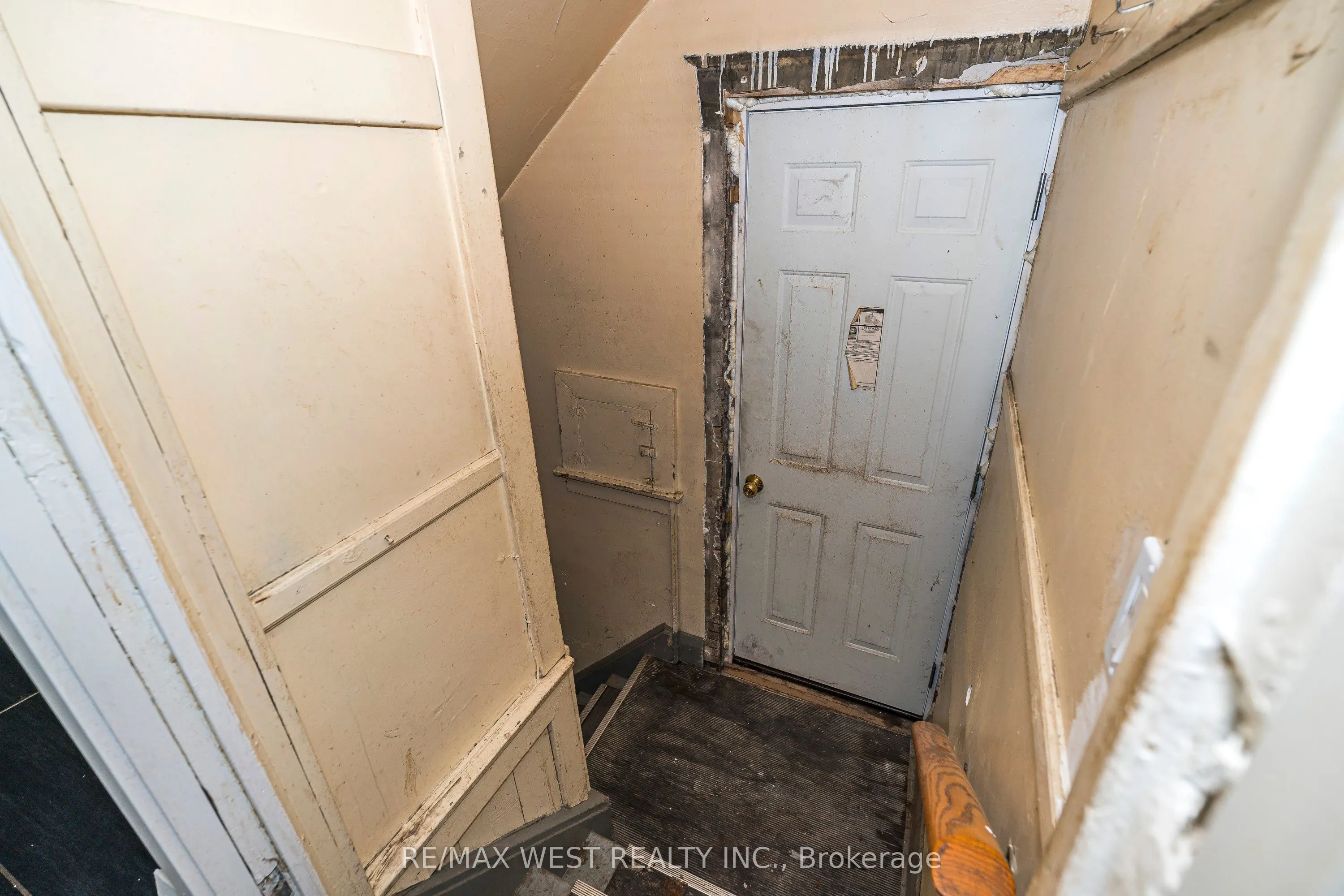 38 Beck Avenue