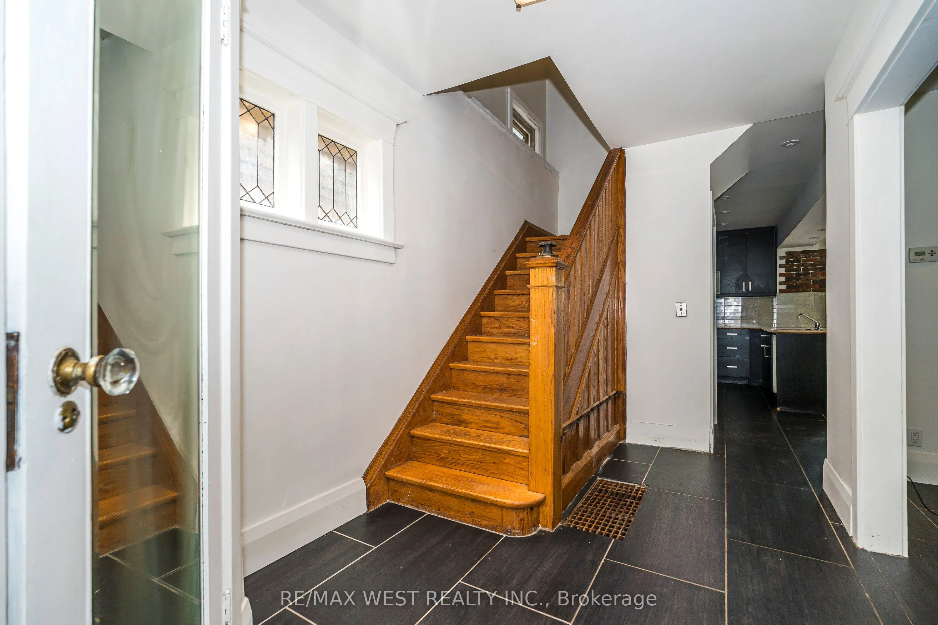 38 Beck Avenue