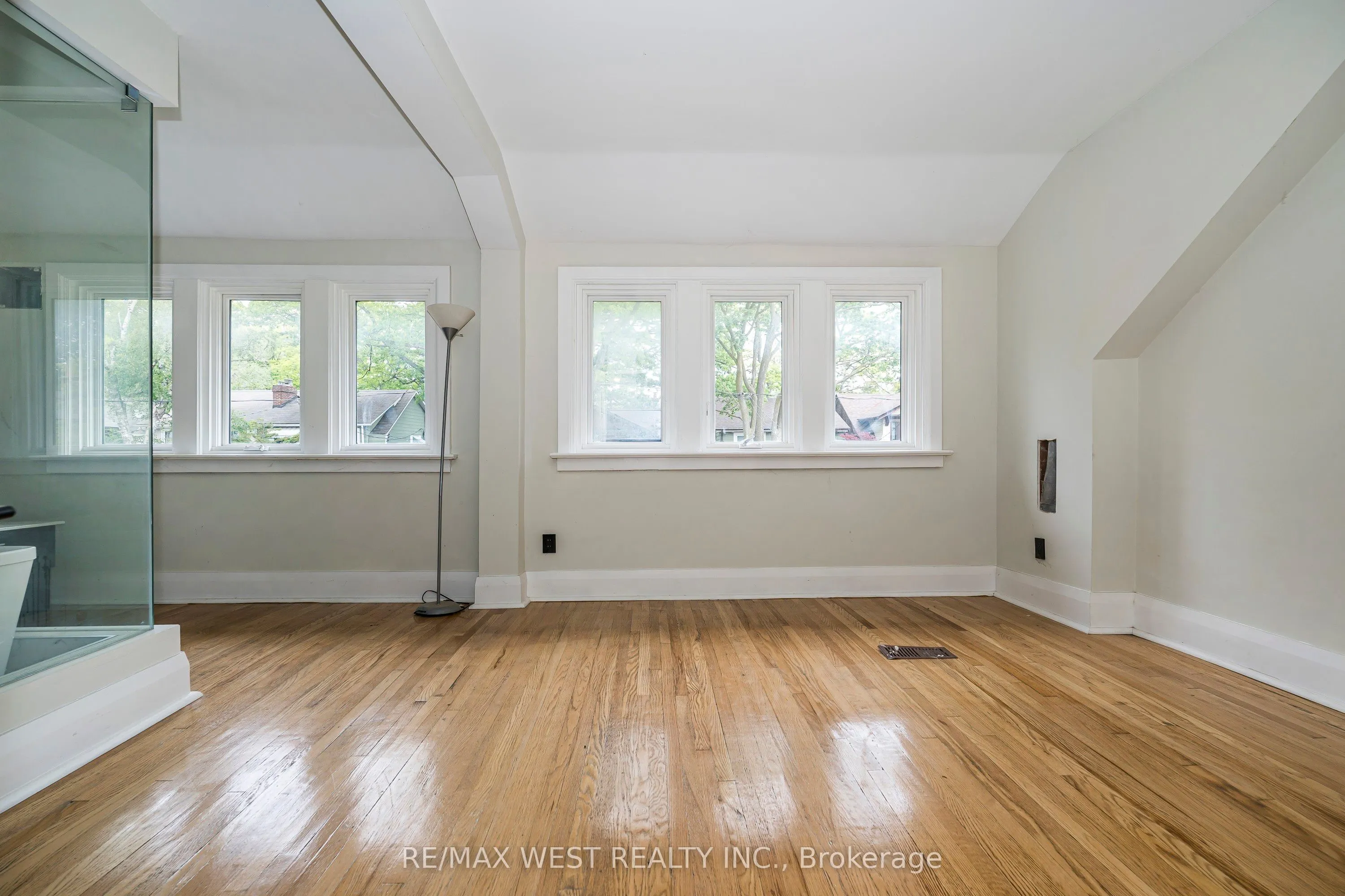 38 Beck Avenue