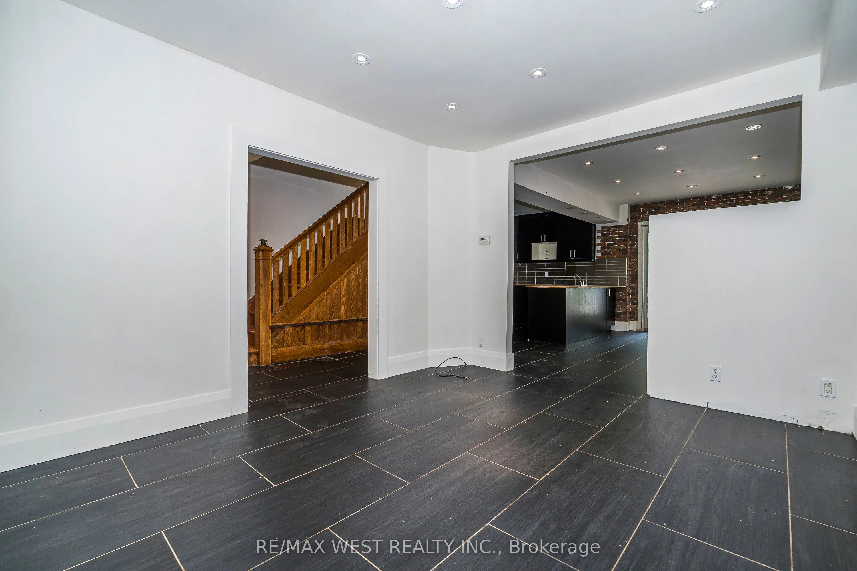 38 Beck Avenue