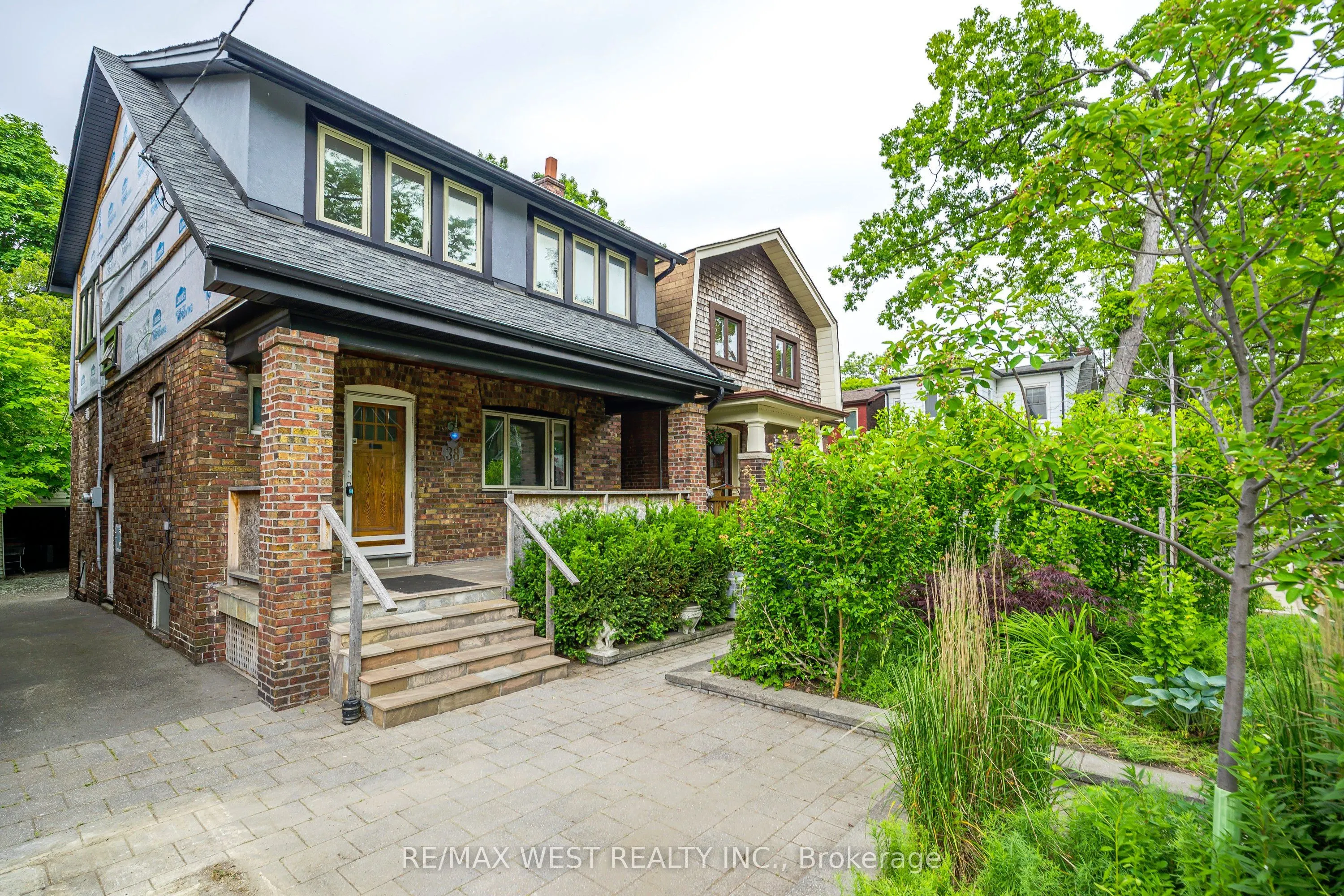 38 Beck Avenue
