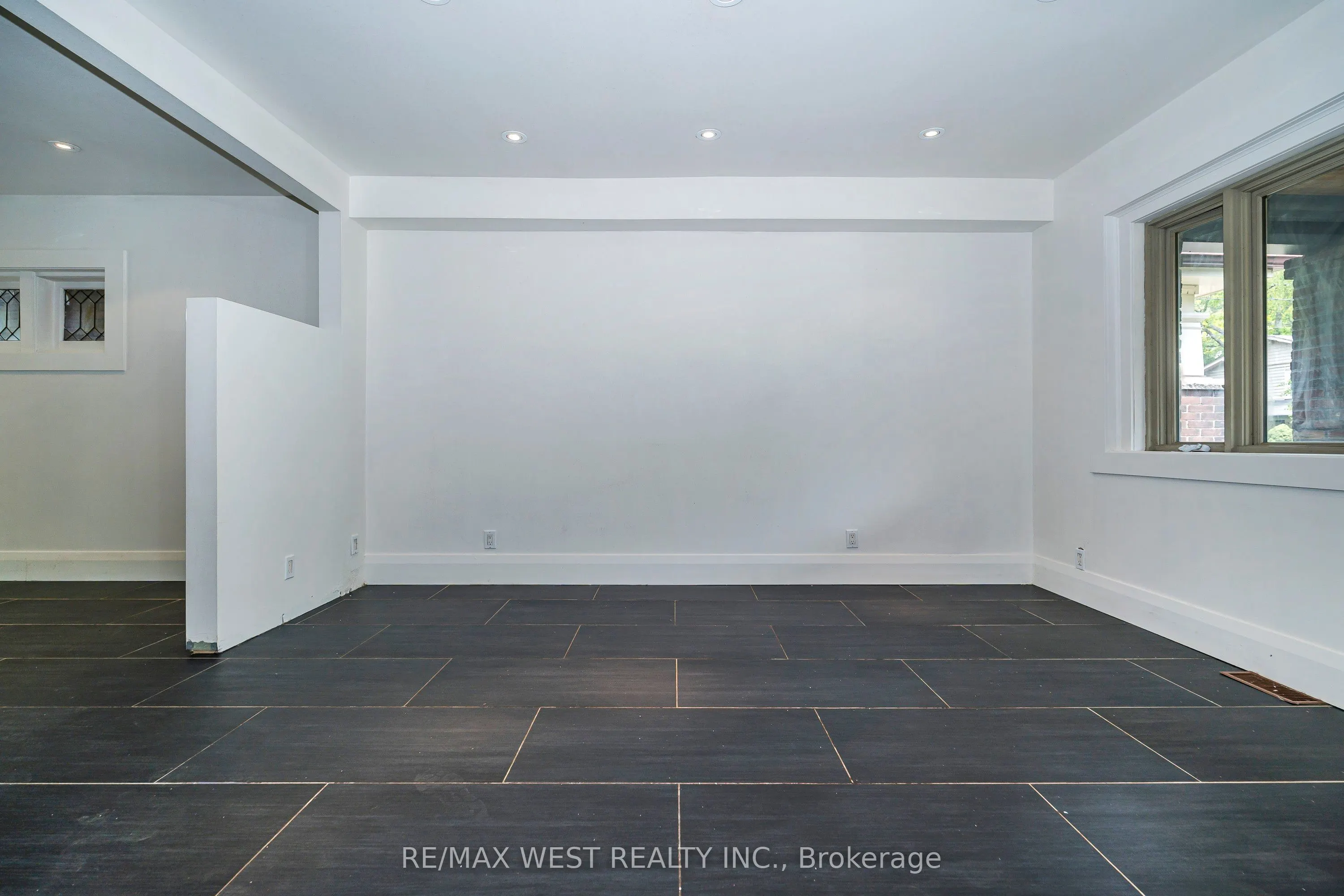 38 Beck Avenue
