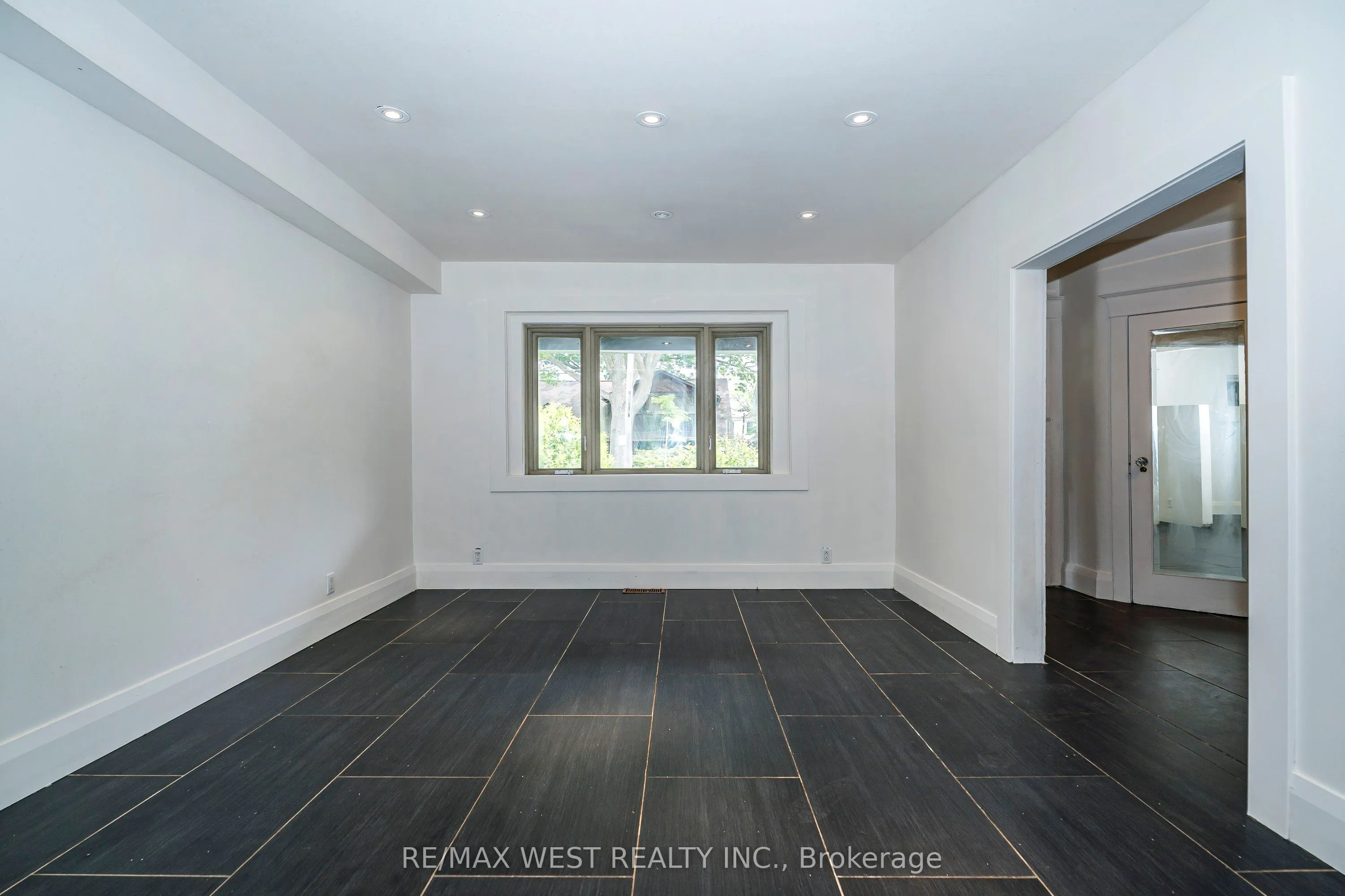38 Beck Avenue