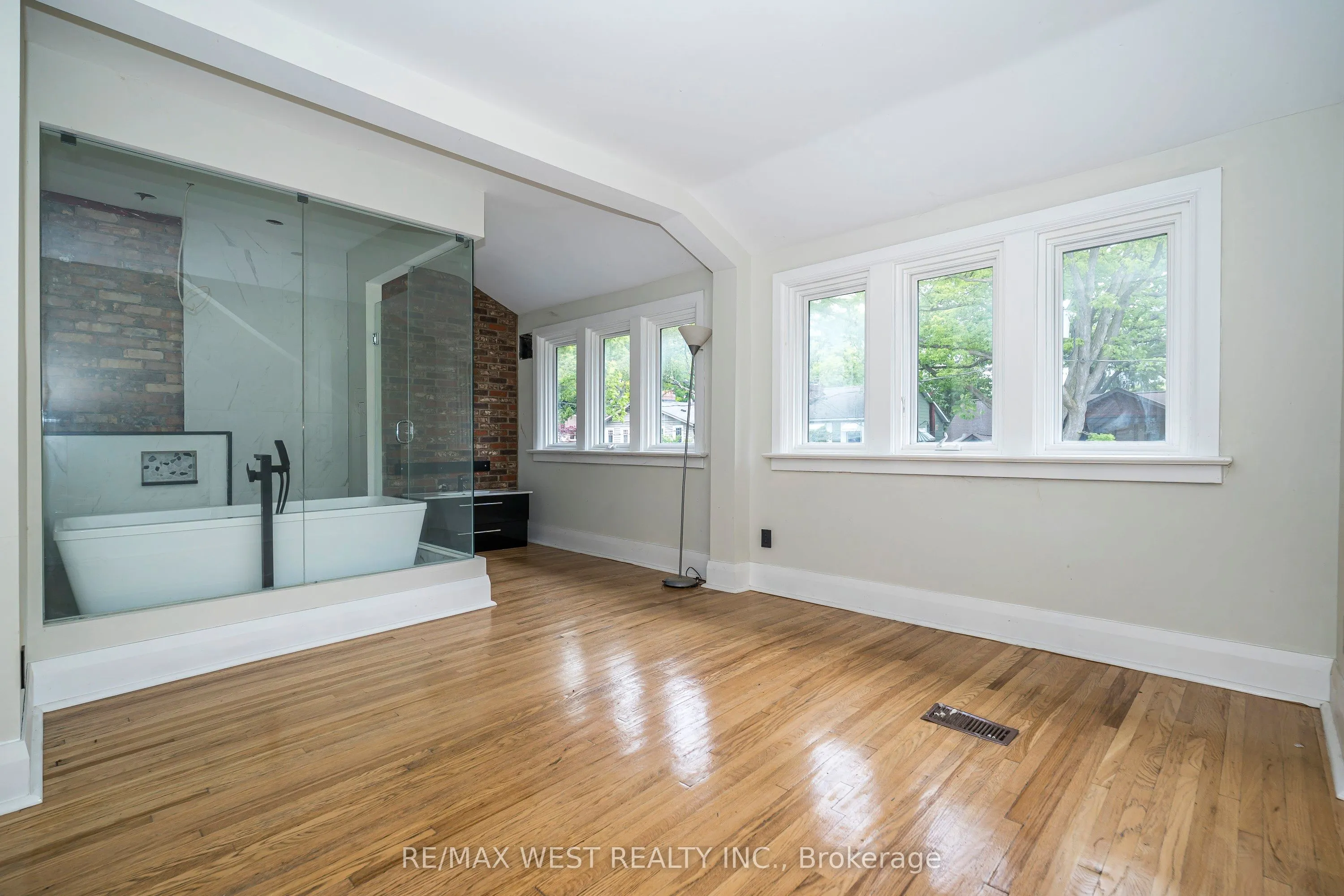 38 Beck Avenue