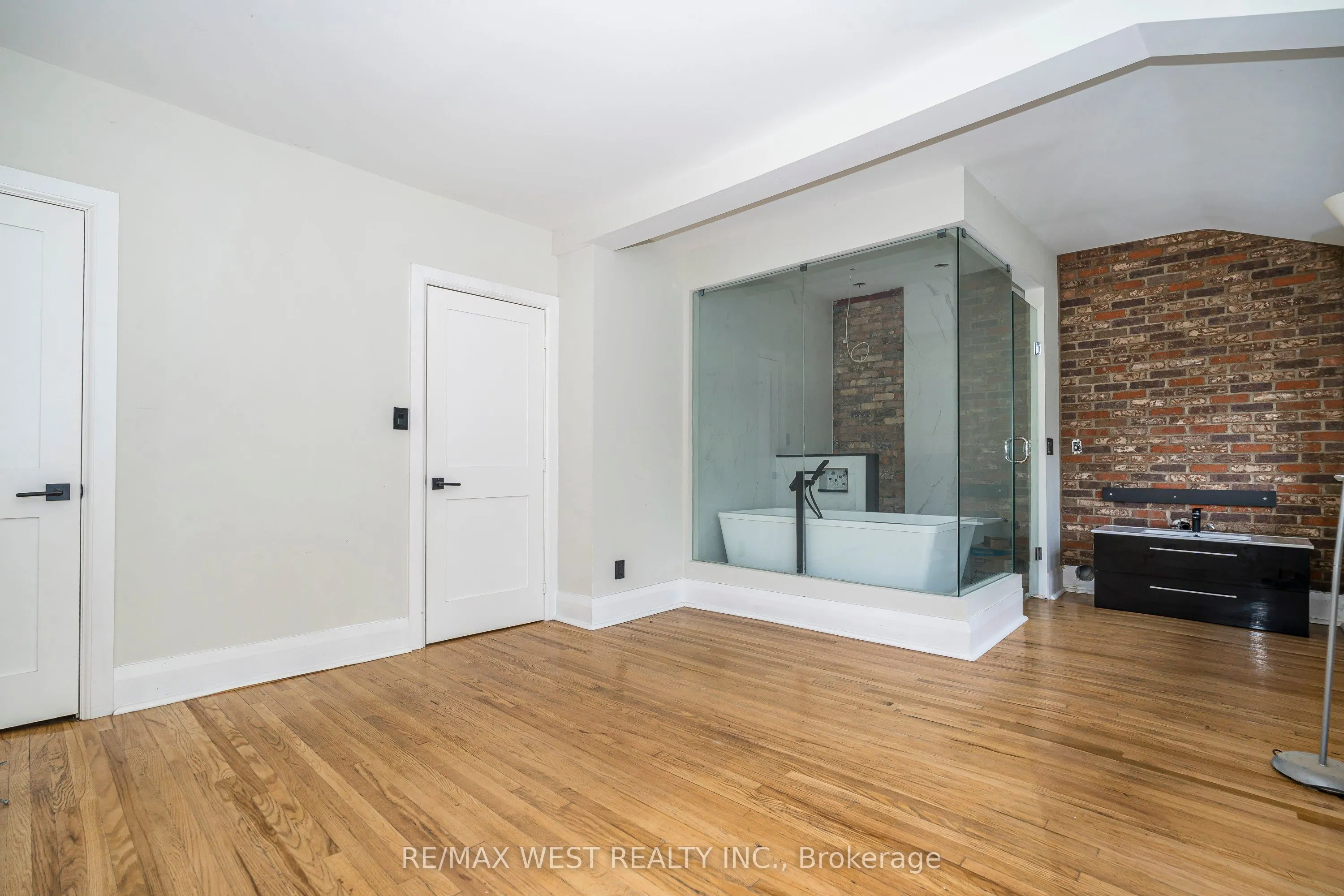 38 Beck Avenue