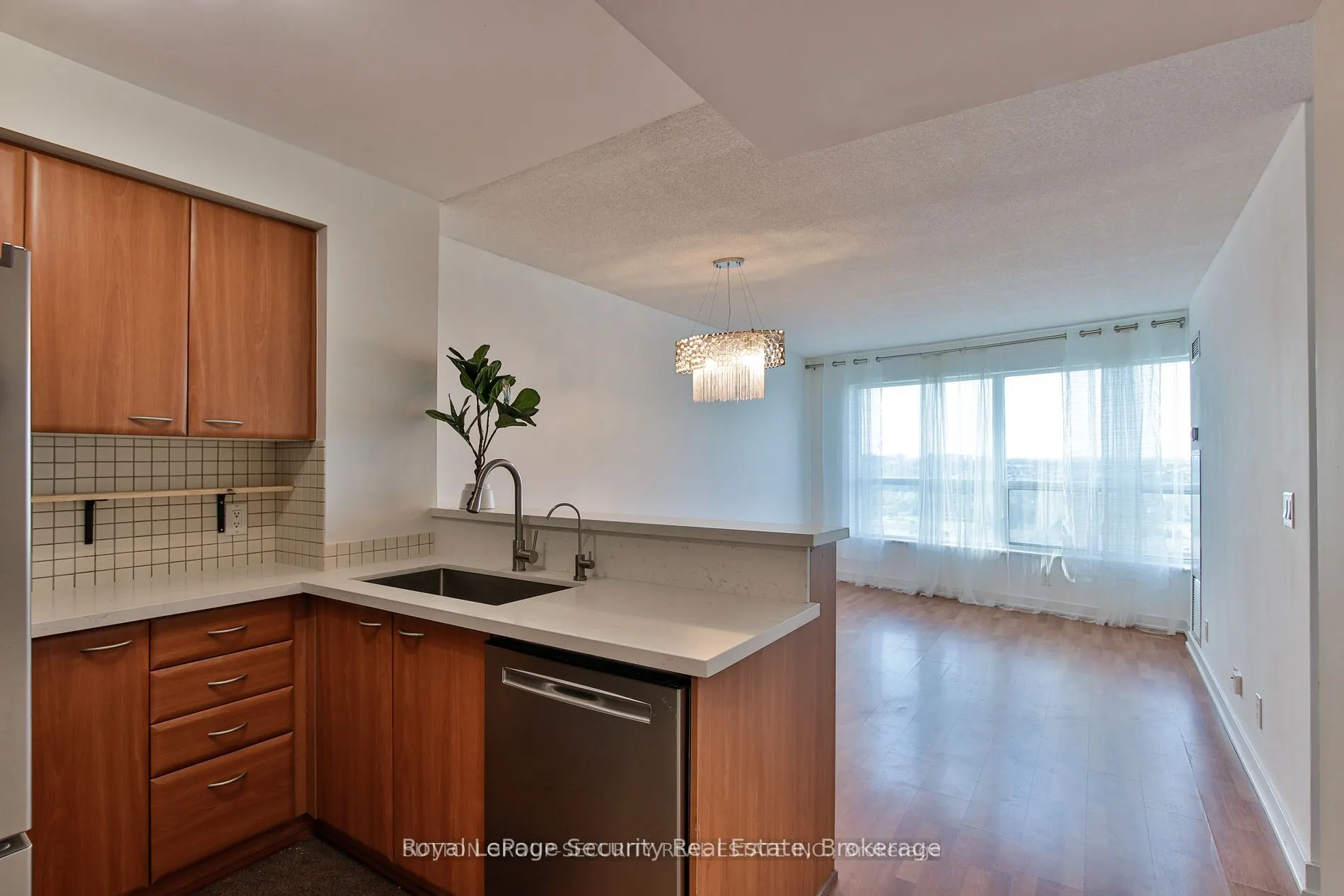 36 Lee Centre Drive, #2003